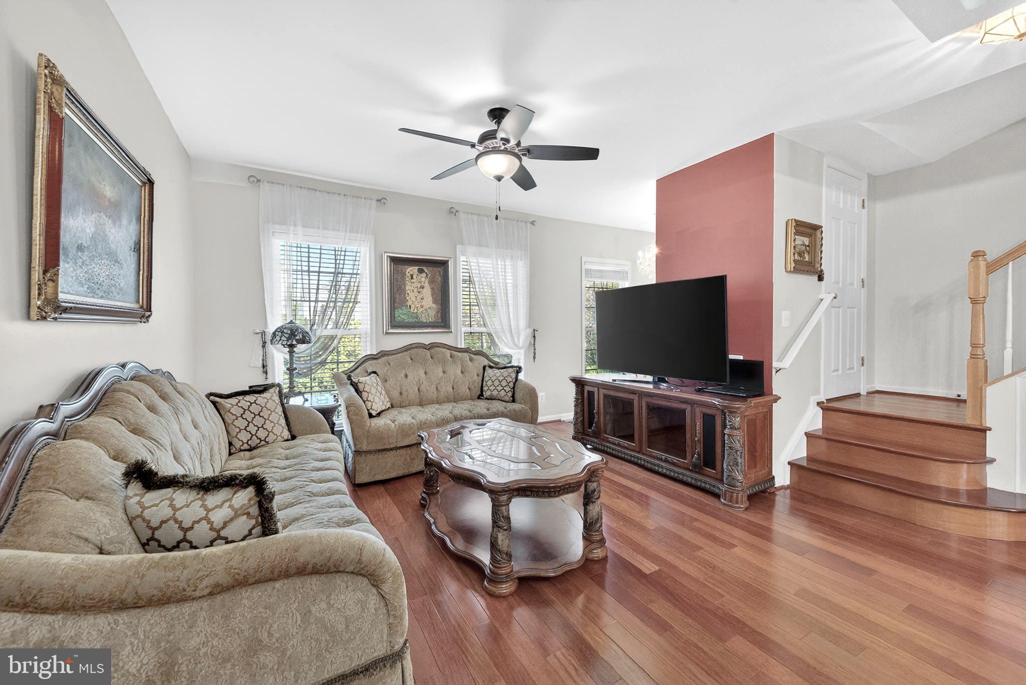 LOUDOUN PARKWAY CENTER - Residential