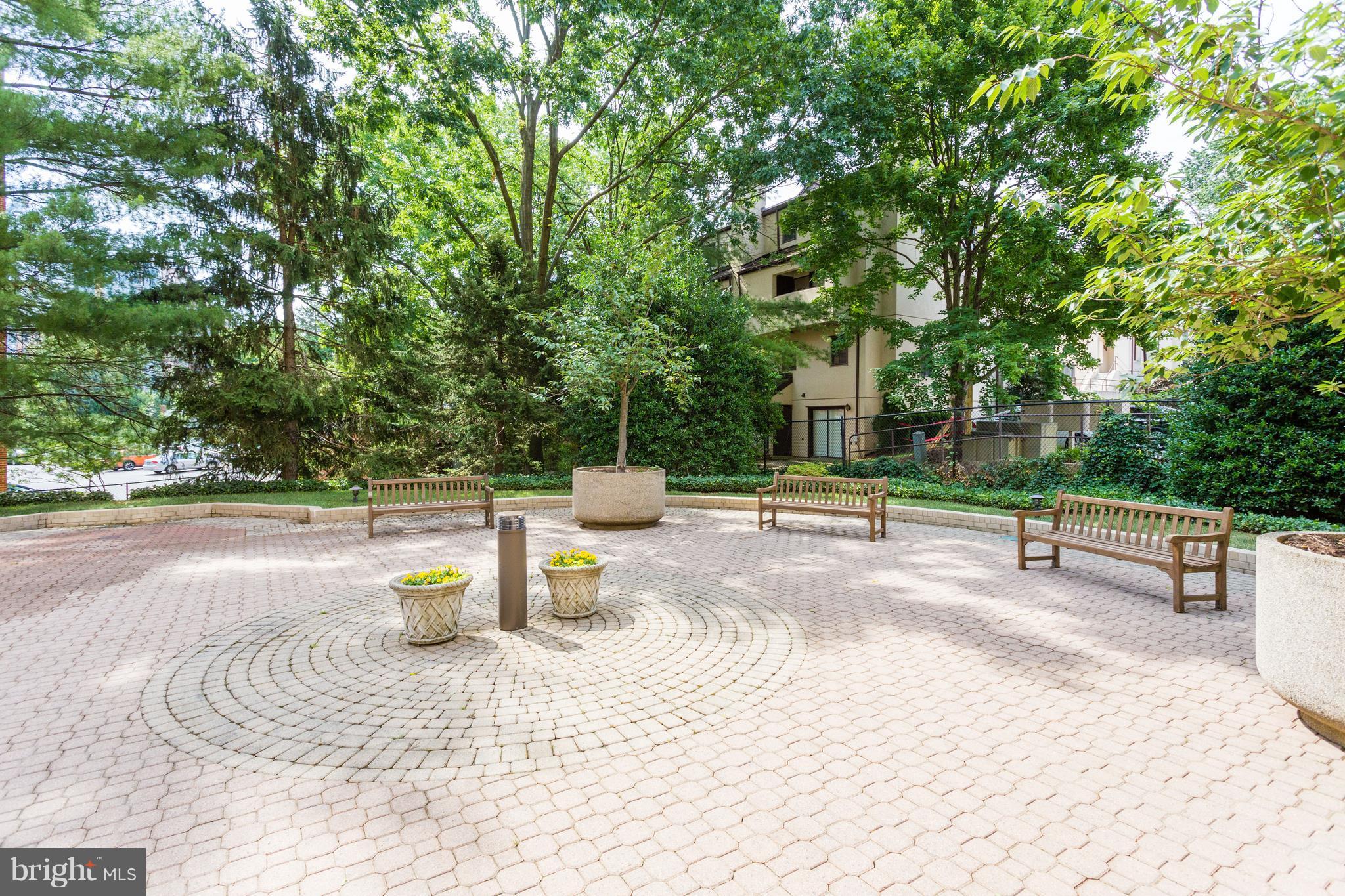 MADISON PARK CONDOMINIUMS - Residential