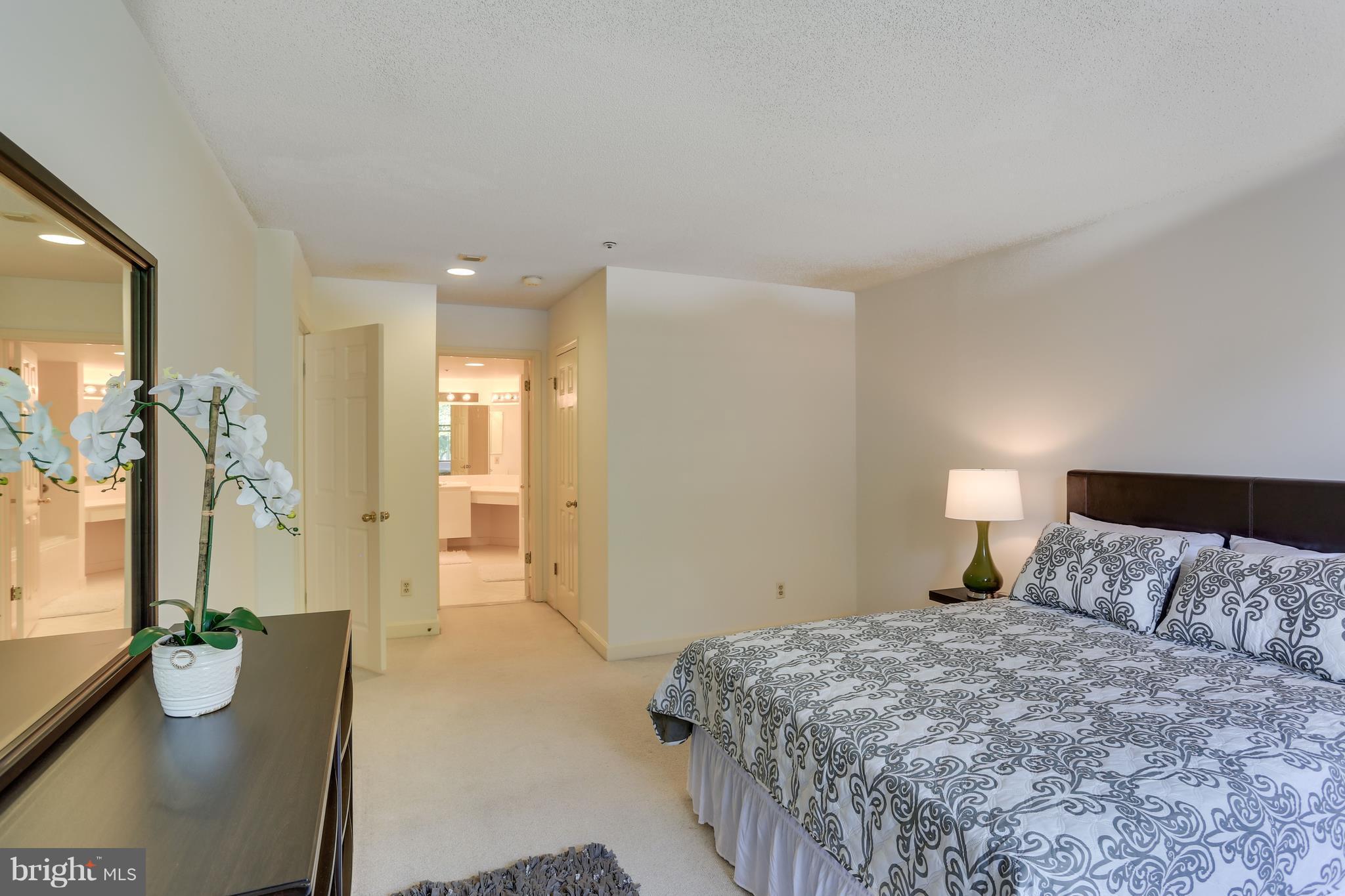 MADISON PARK CONDOMINIUMS - Residential