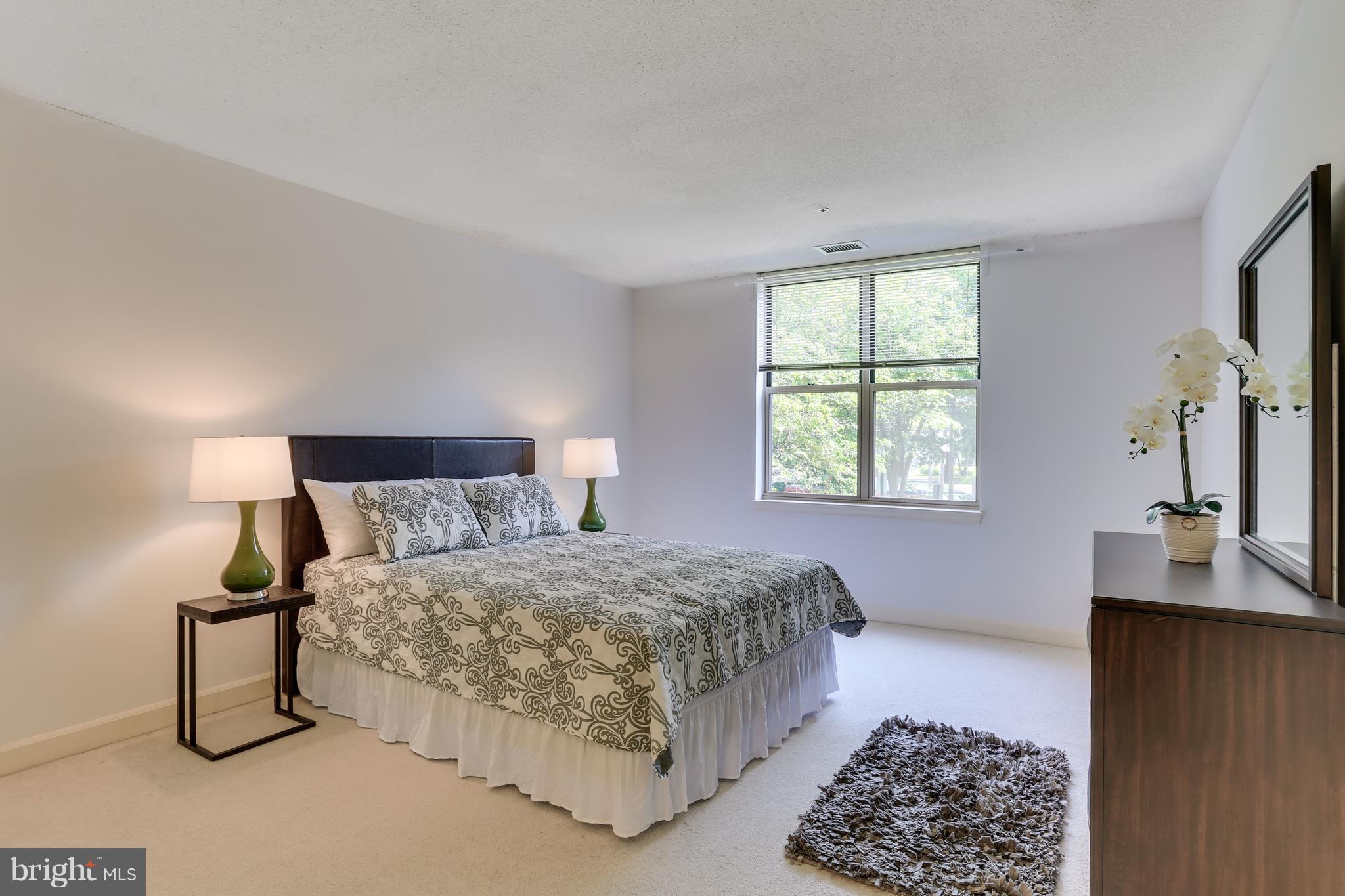 MADISON PARK CONDOMINIUMS - Residential