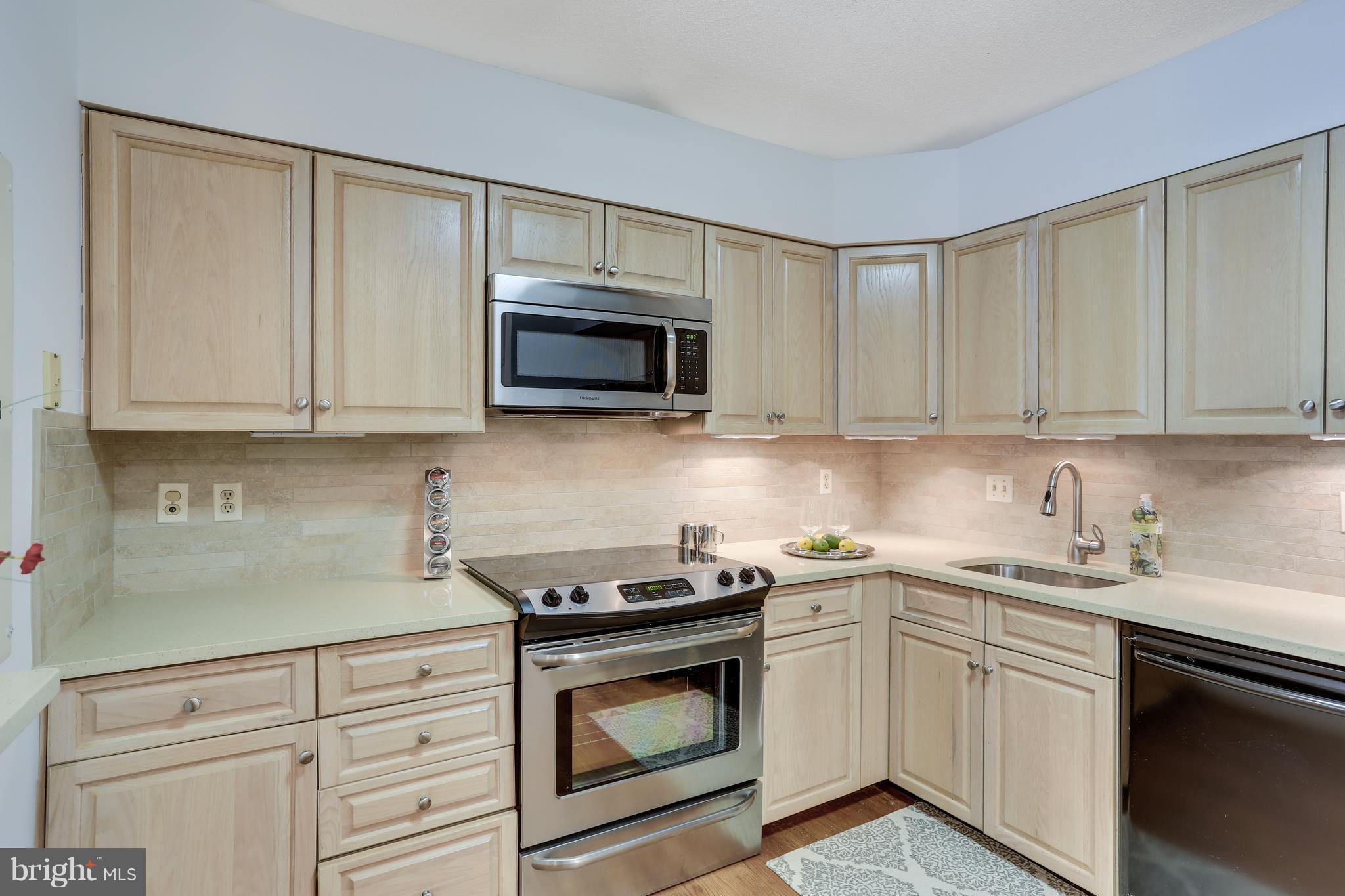 MADISON PARK CONDOMINIUMS - Residential