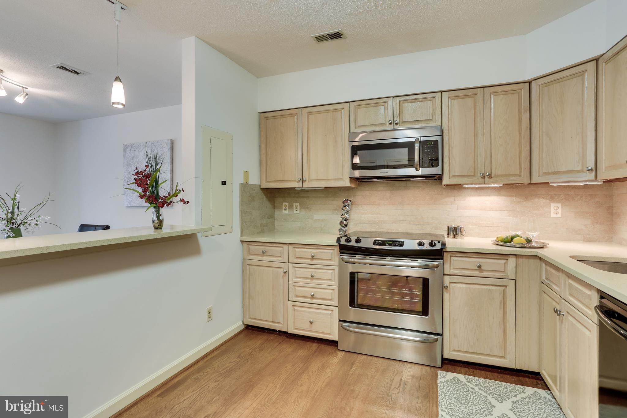 MADISON PARK CONDOMINIUMS - Residential