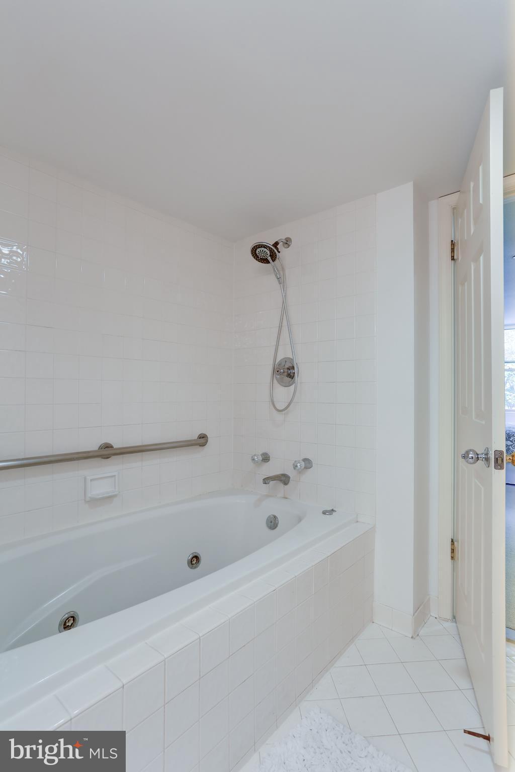 MADISON PARK CONDOMINIUMS - Residential