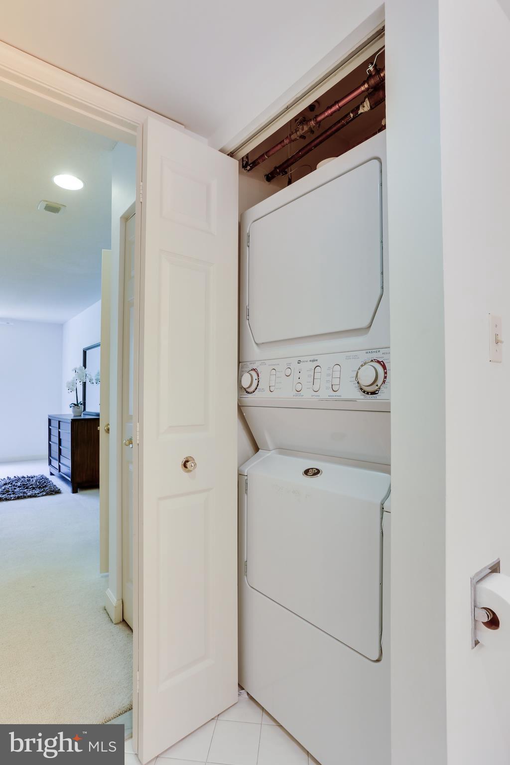 MADISON PARK CONDOMINIUMS - Residential