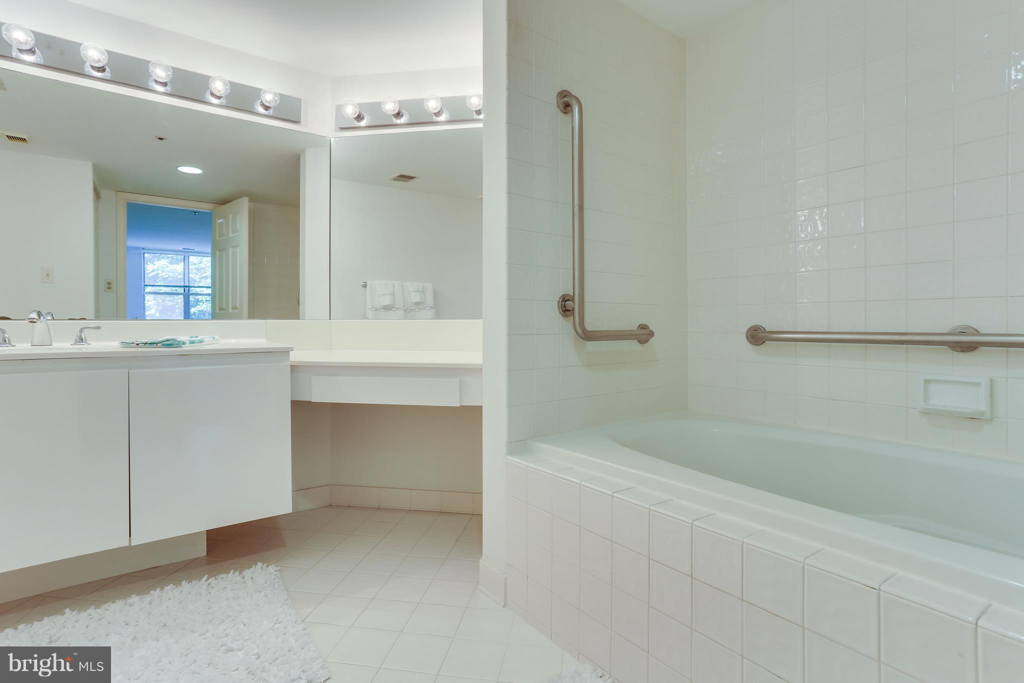 MADISON PARK CONDOMINIUMS - Residential