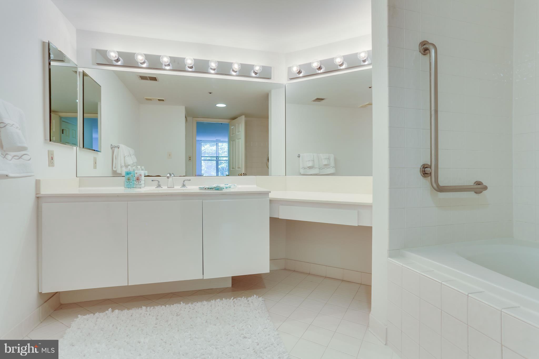 MADISON PARK CONDOMINIUMS - Residential