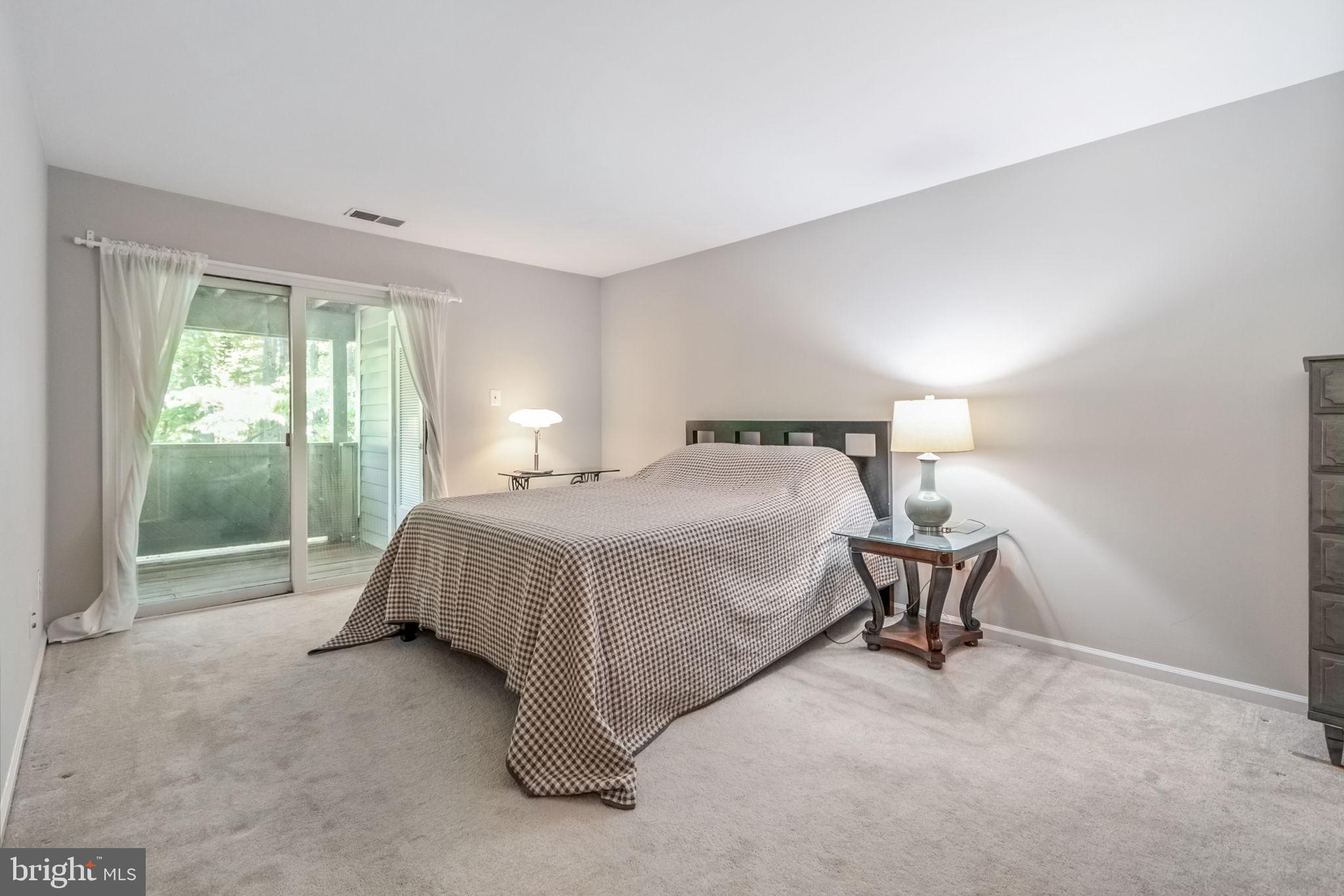 HAMPTON POINTE - Residential