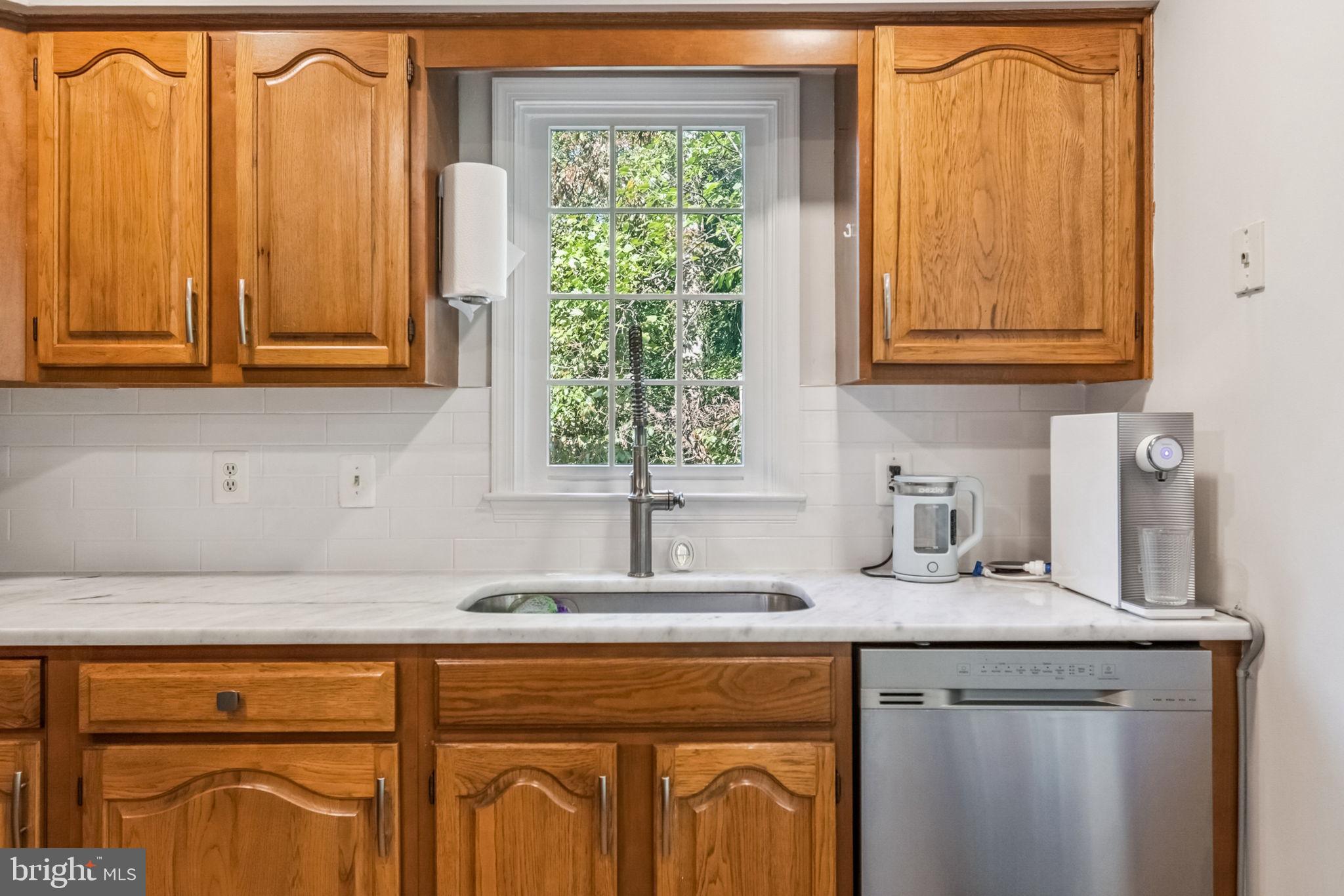 HAMPTON POINTE - Residential