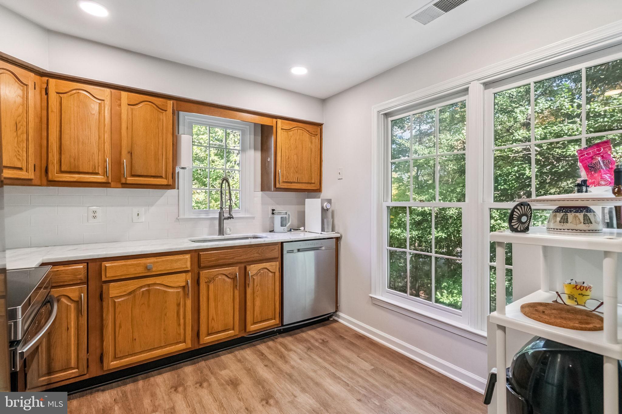 HAMPTON POINTE - Residential