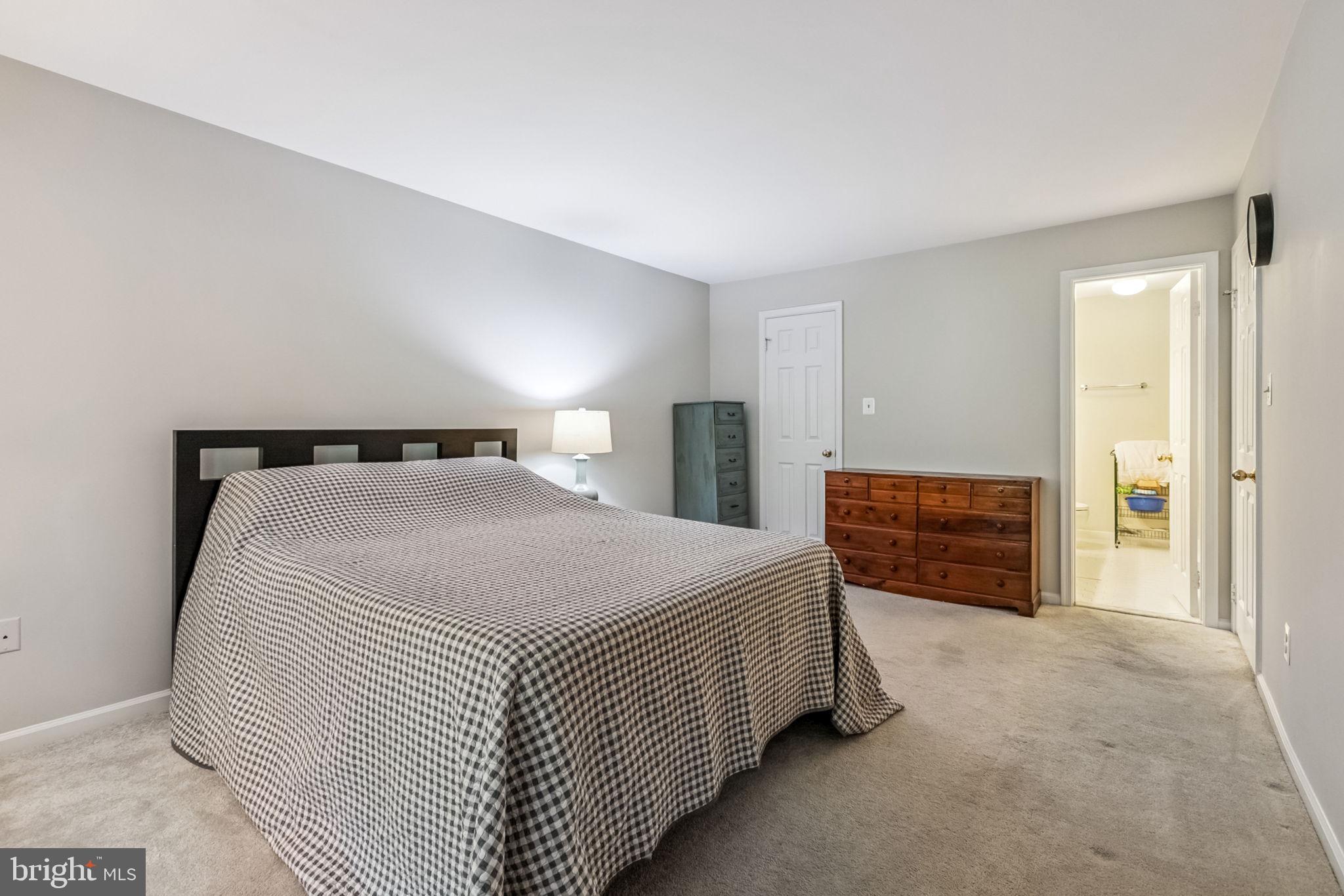 HAMPTON POINTE - Residential