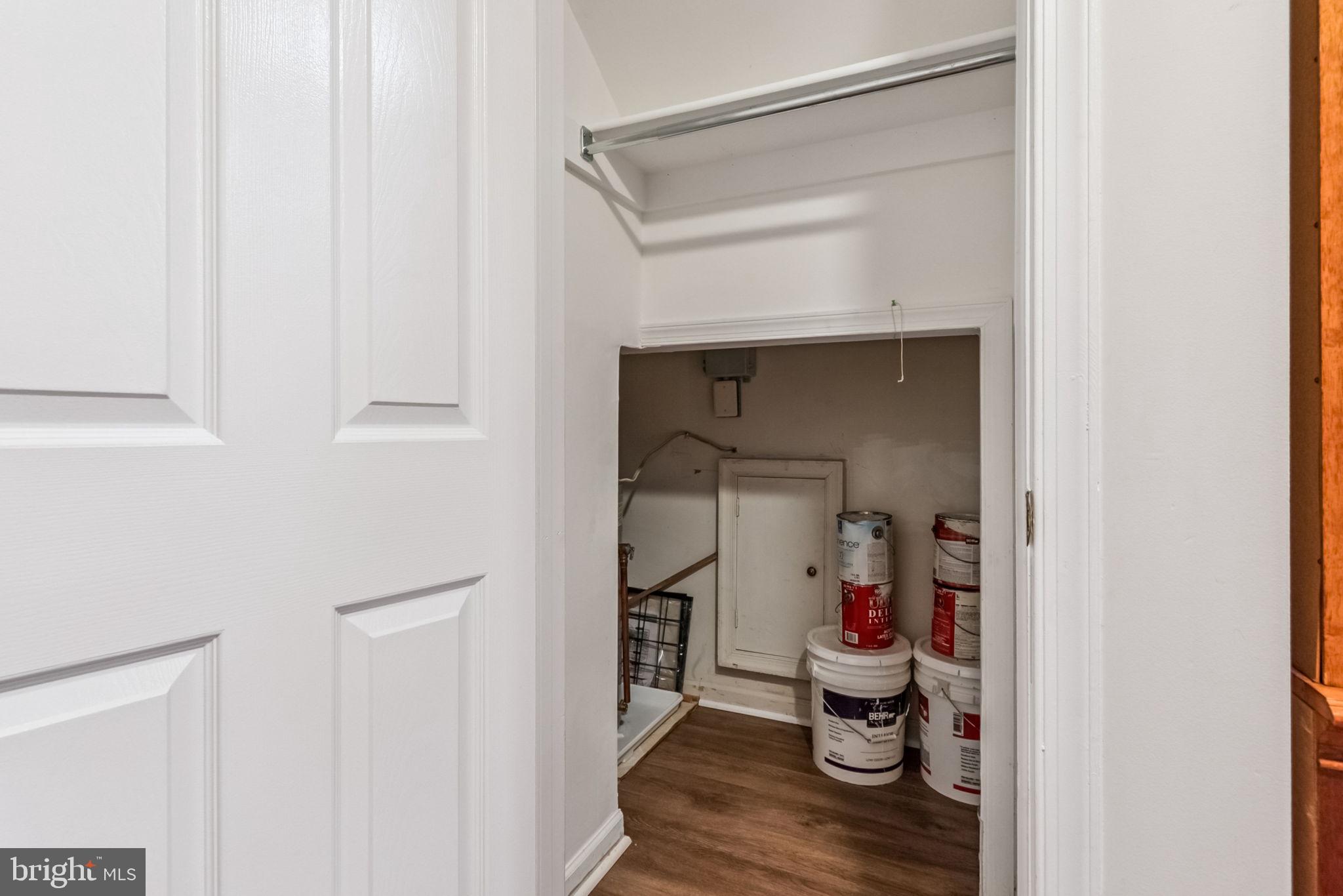 HAMPTON POINTE - Residential