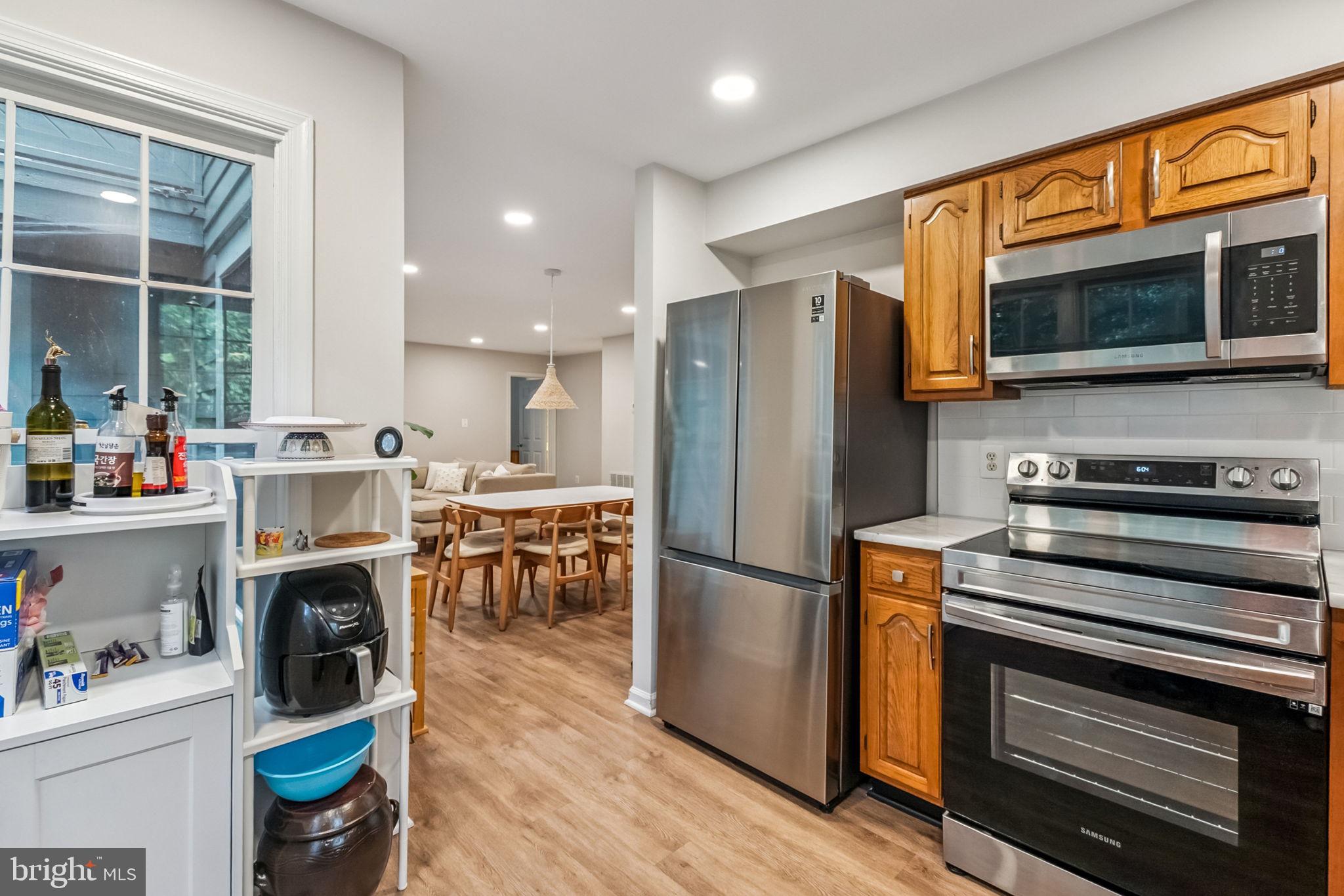 HAMPTON POINTE - Residential