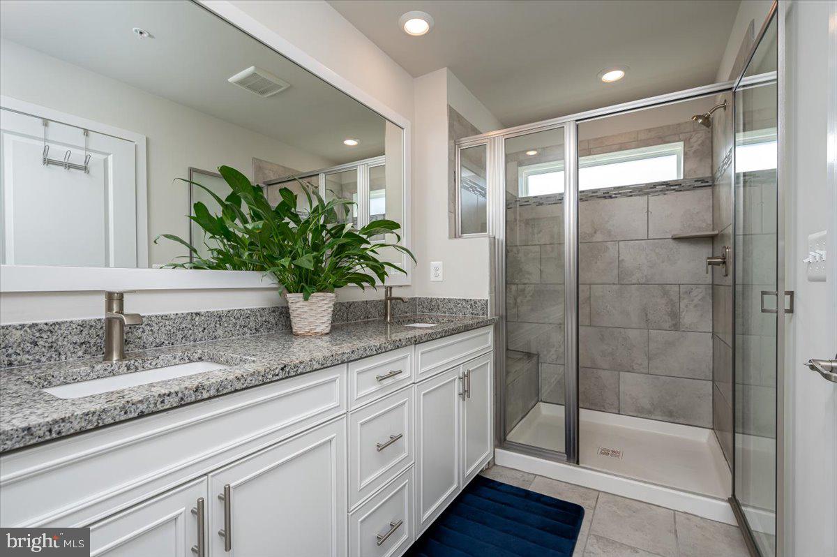 TANYARD SHORES - Residential