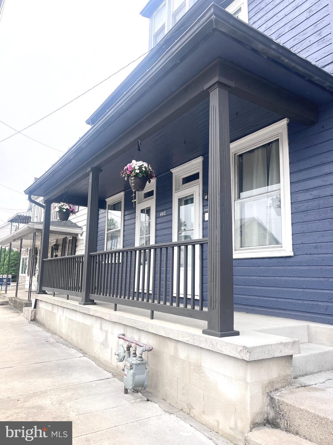 402 E KING STREET