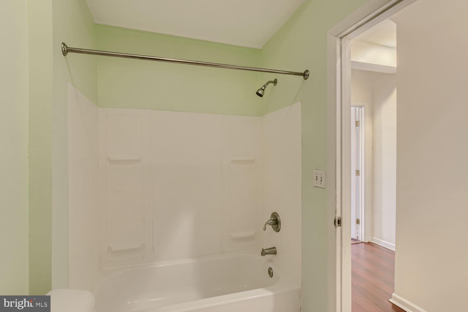 HOLLINS MARKET - Residential