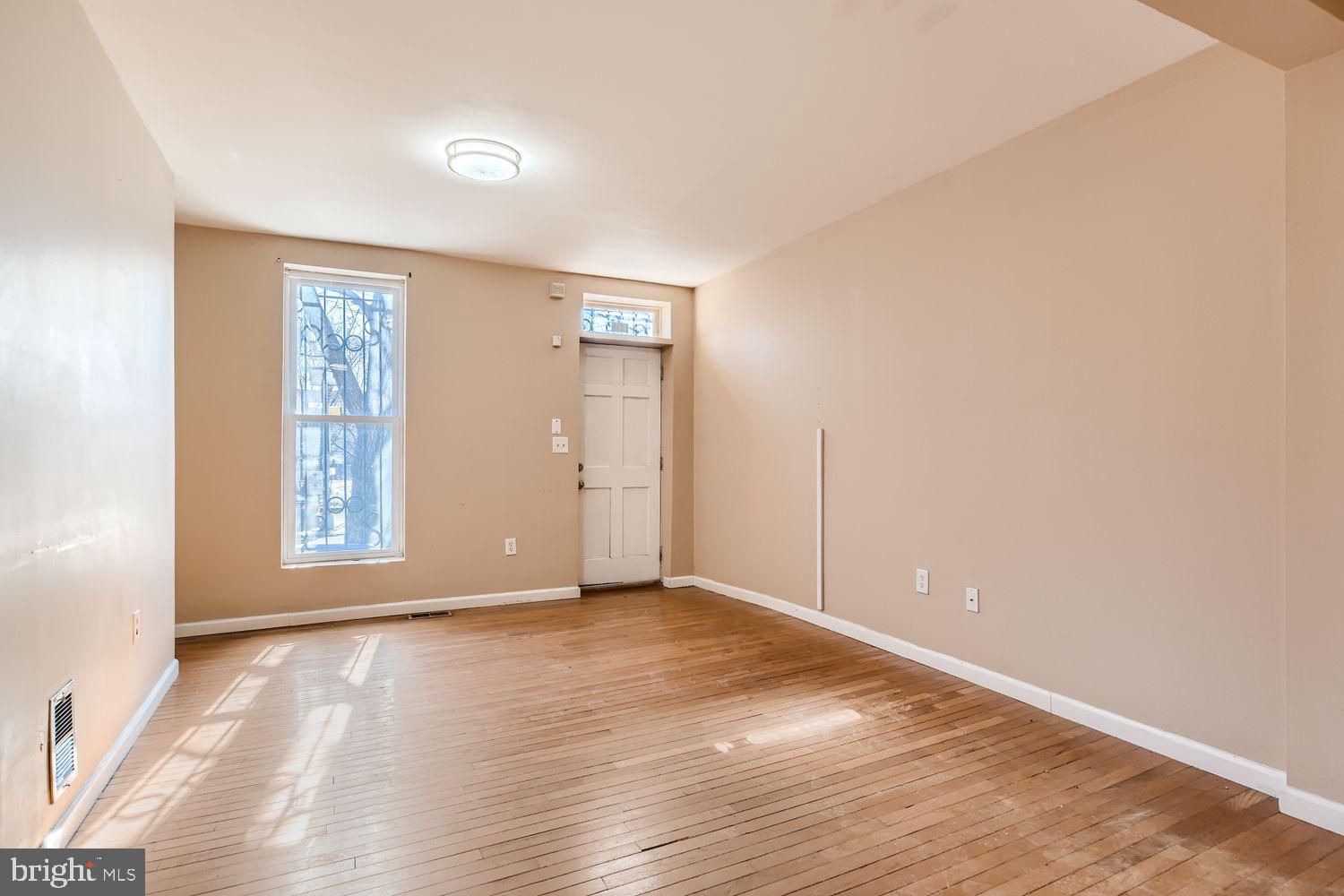 HOLLINS MARKET - Residential