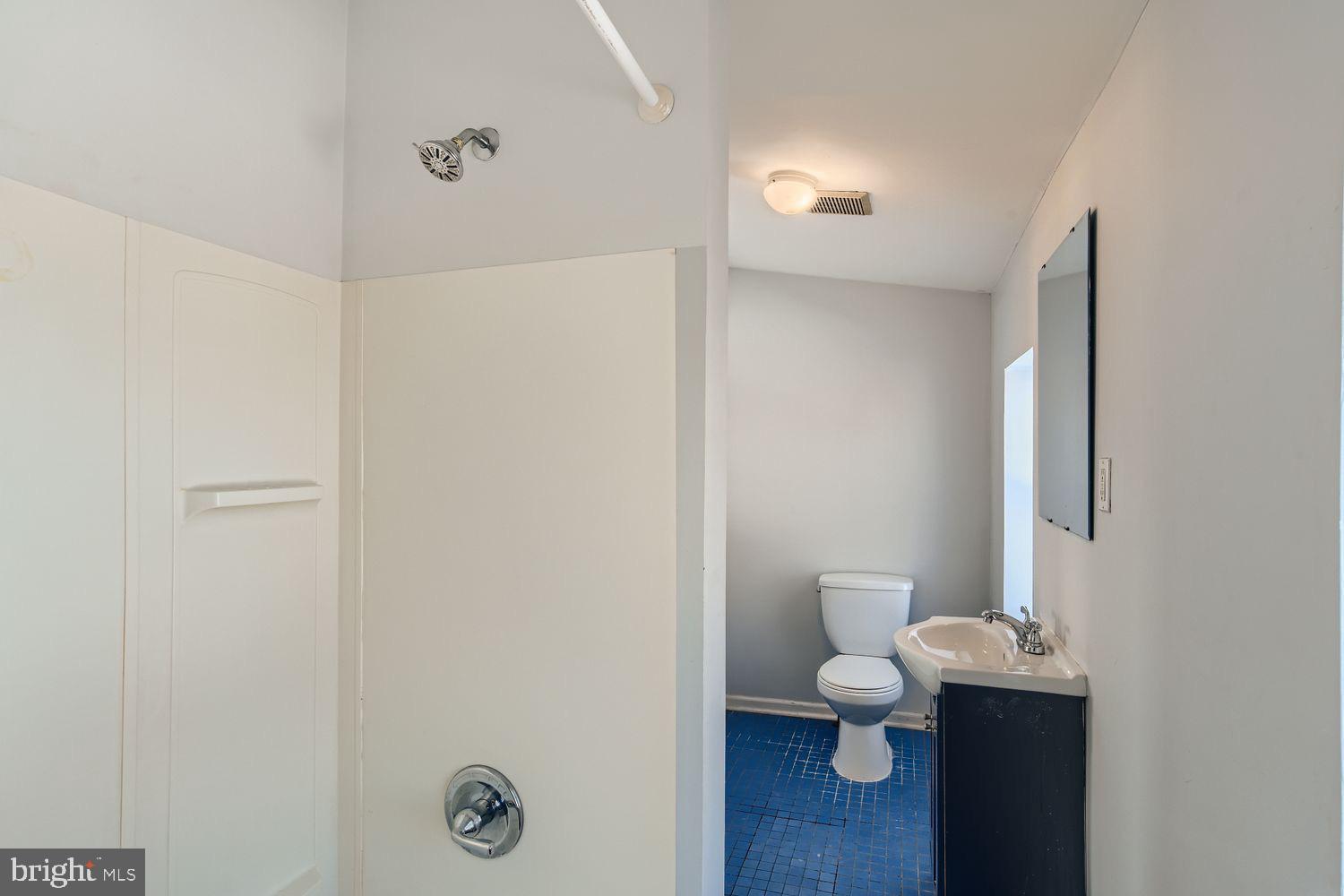 HOLLINS MARKET - Residential