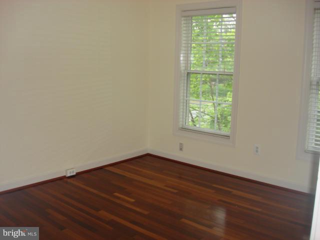 RESERVE AT TYSONS CORNER - Residential Lease