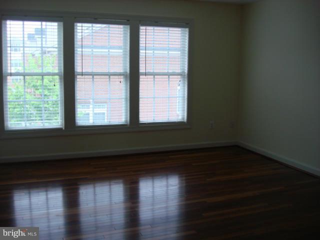 RESERVE AT TYSONS CORNER - Residential Lease