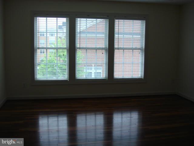 RESERVE AT TYSONS CORNER - Residential Lease