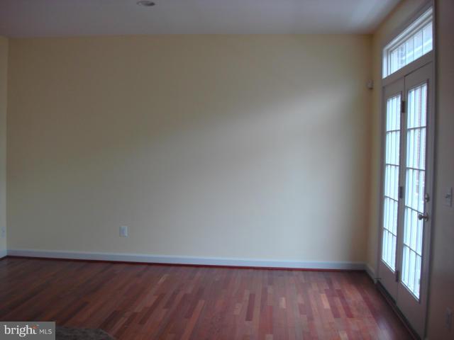 RESERVE AT TYSONS CORNER - Residential Lease