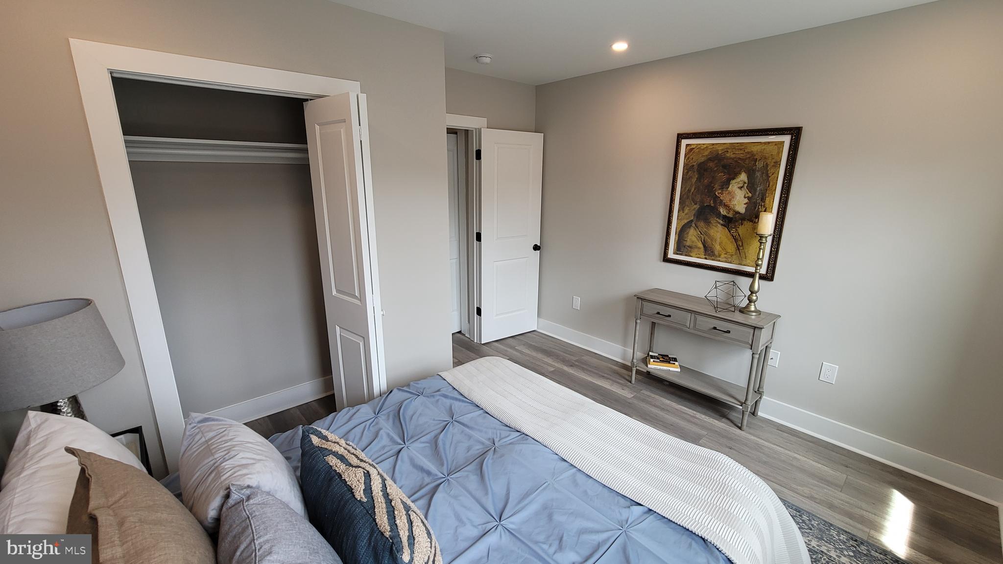 POINT BREEZE - Residential