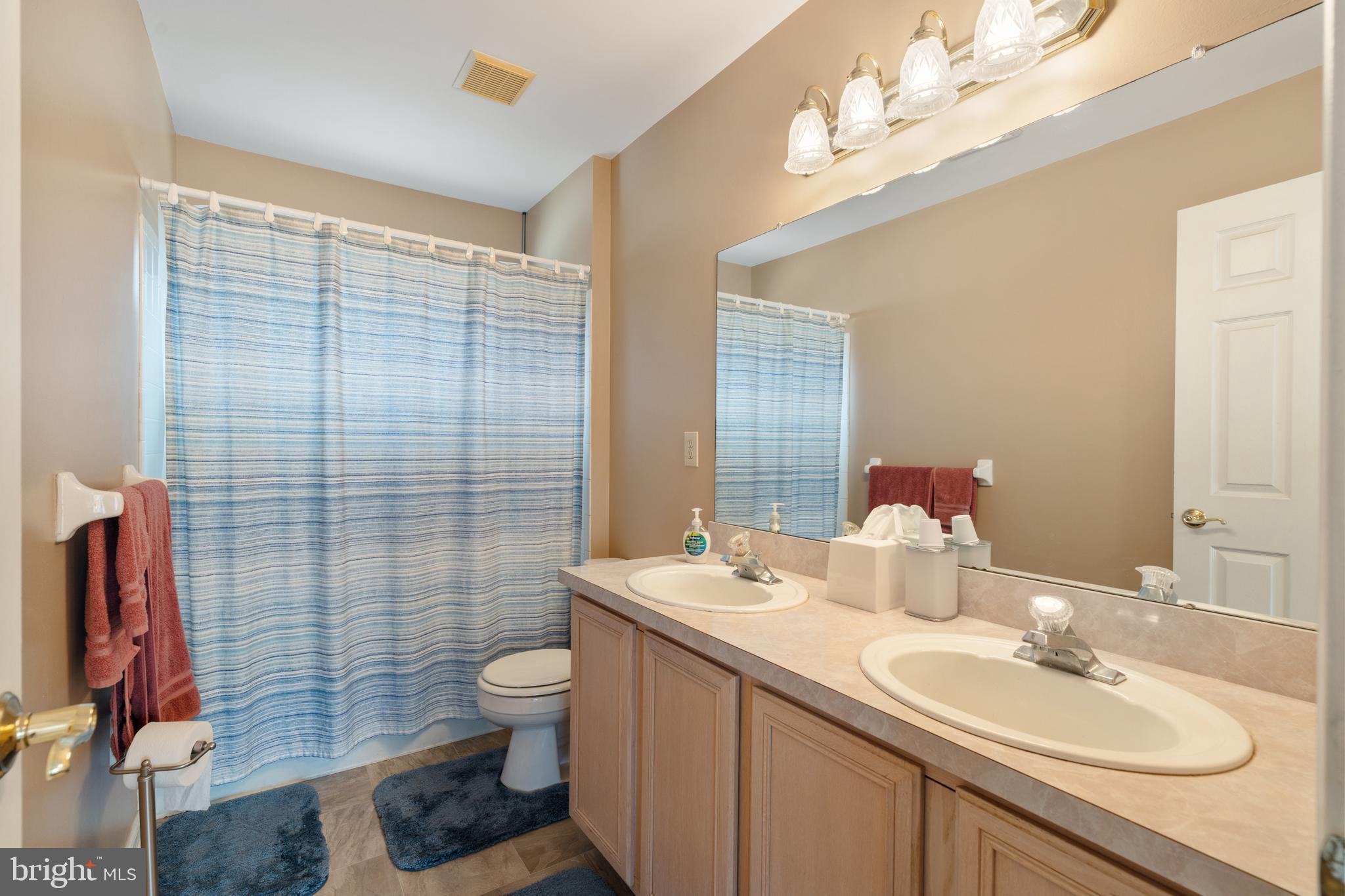 FROST HOLLOW KNOLLS - Residential