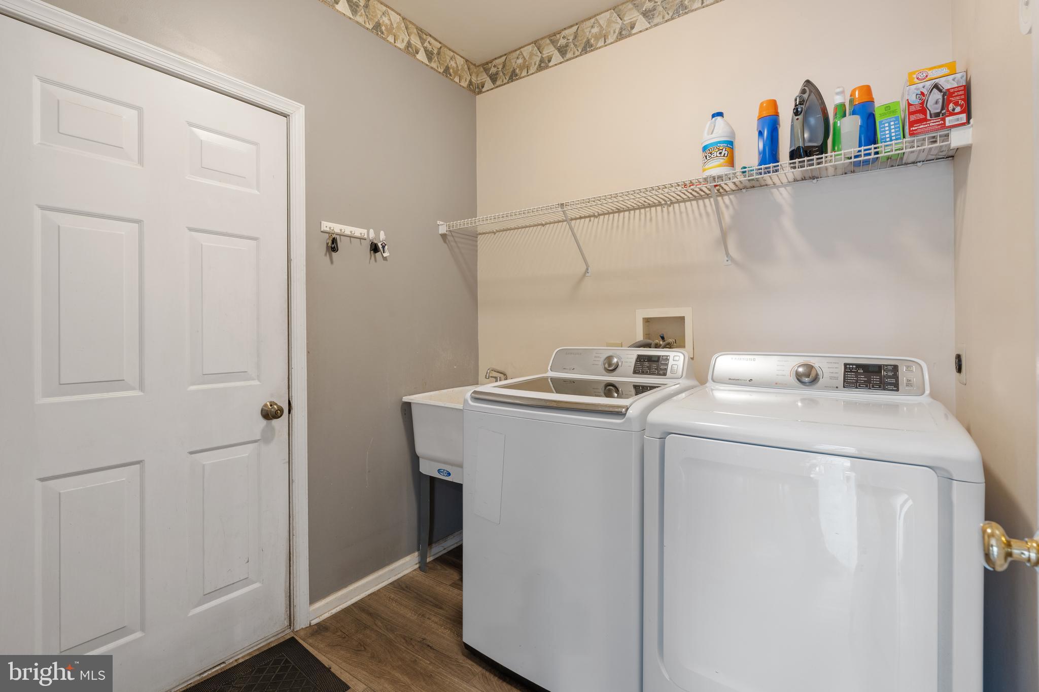 FROST HOLLOW KNOLLS - Residential