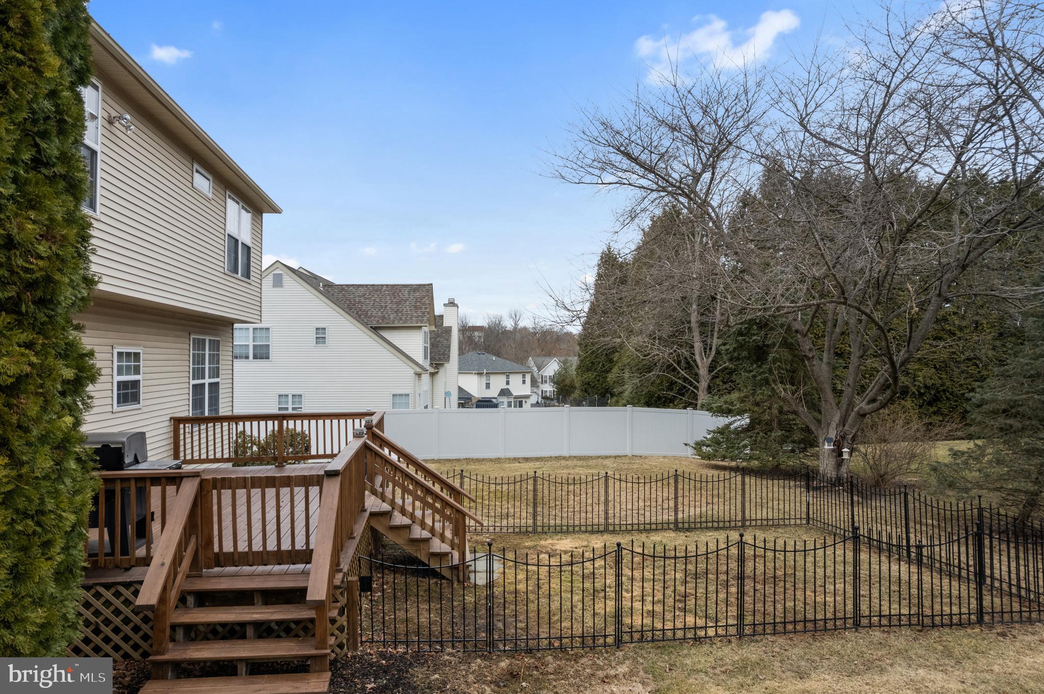 FROST HOLLOW KNOLLS - Residential