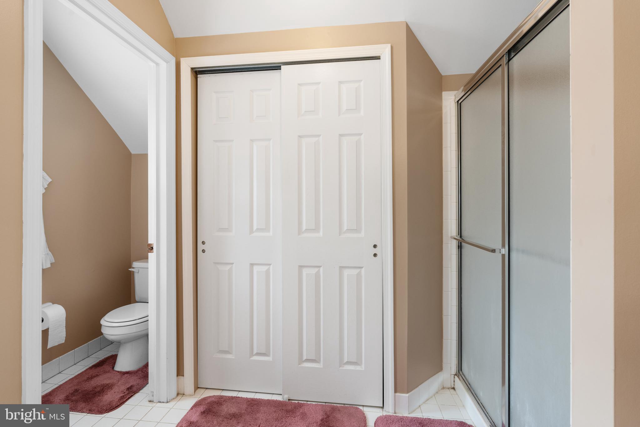 FROST HOLLOW KNOLLS - Residential