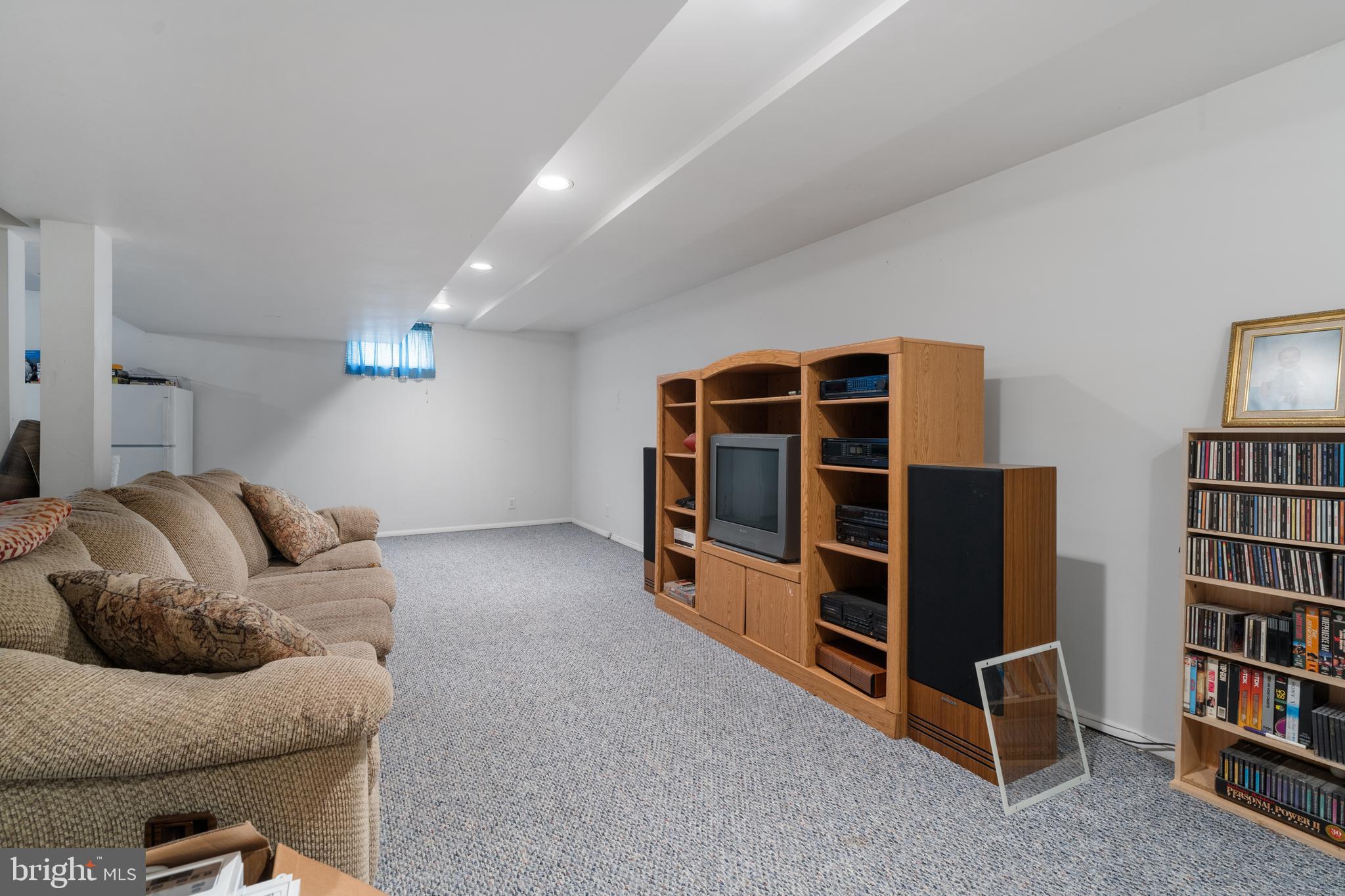 FROST HOLLOW KNOLLS - Residential