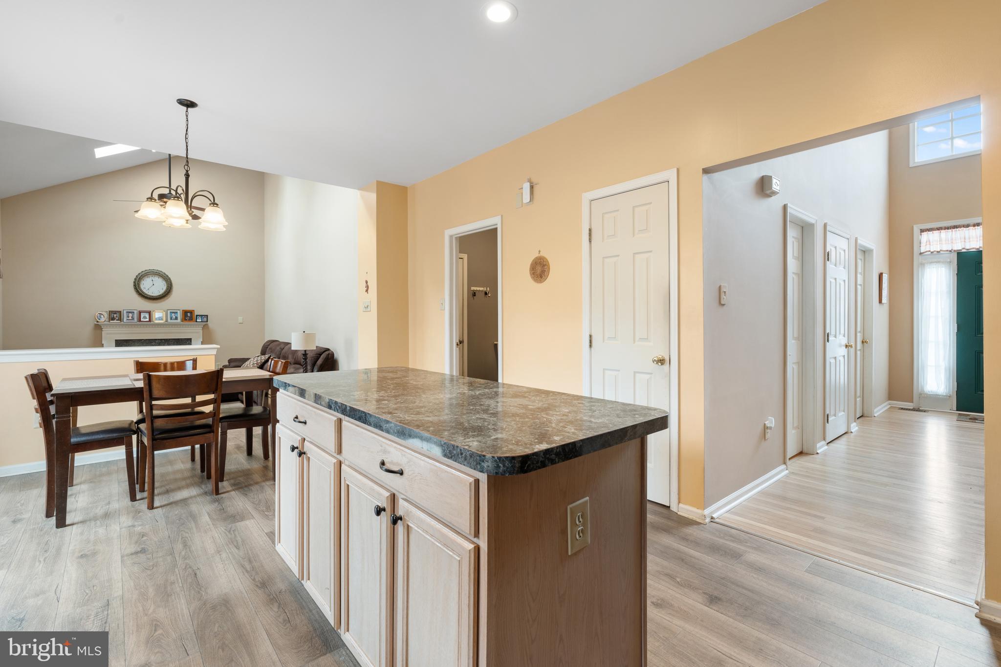 FROST HOLLOW KNOLLS - Residential