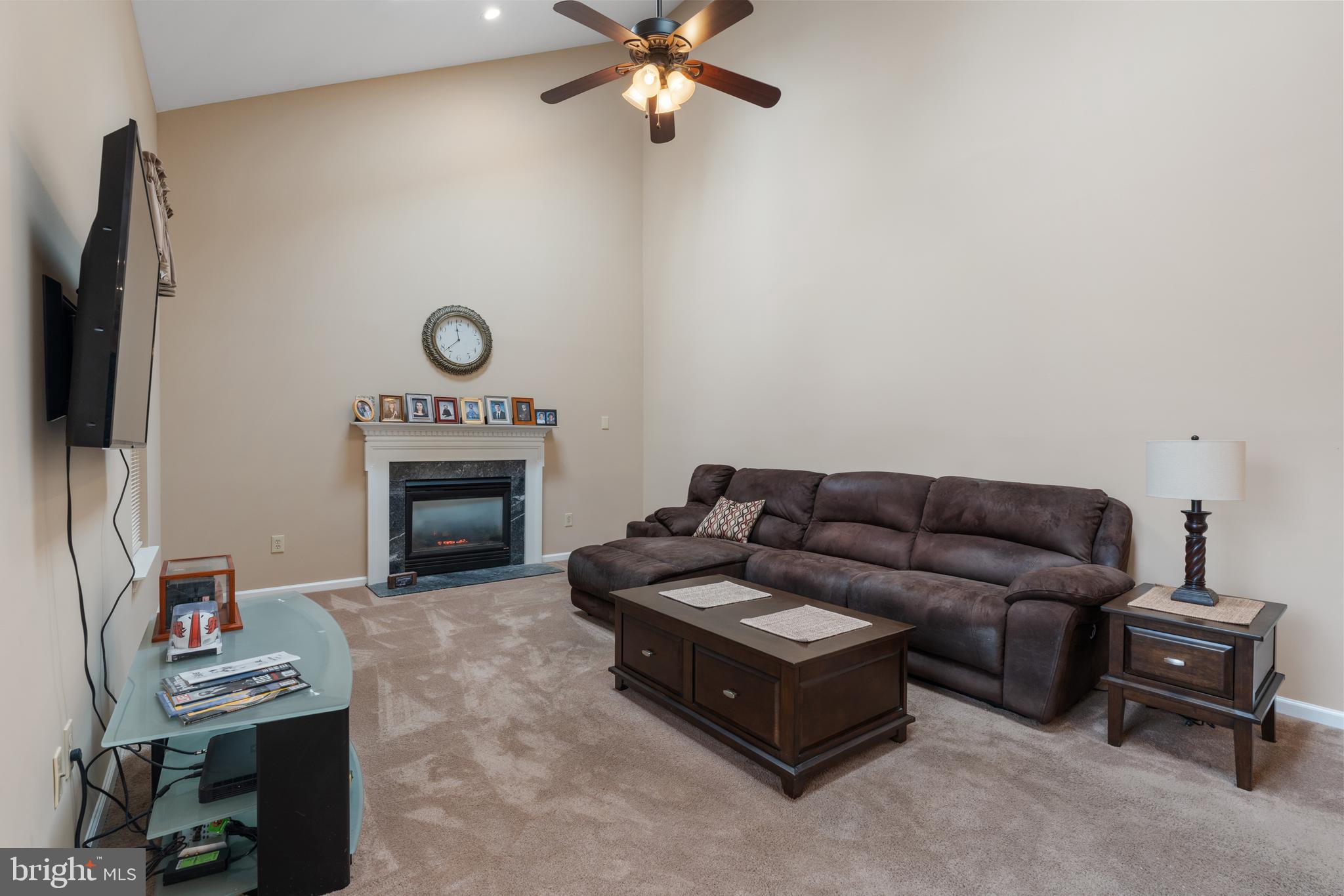 FROST HOLLOW KNOLLS - Residential