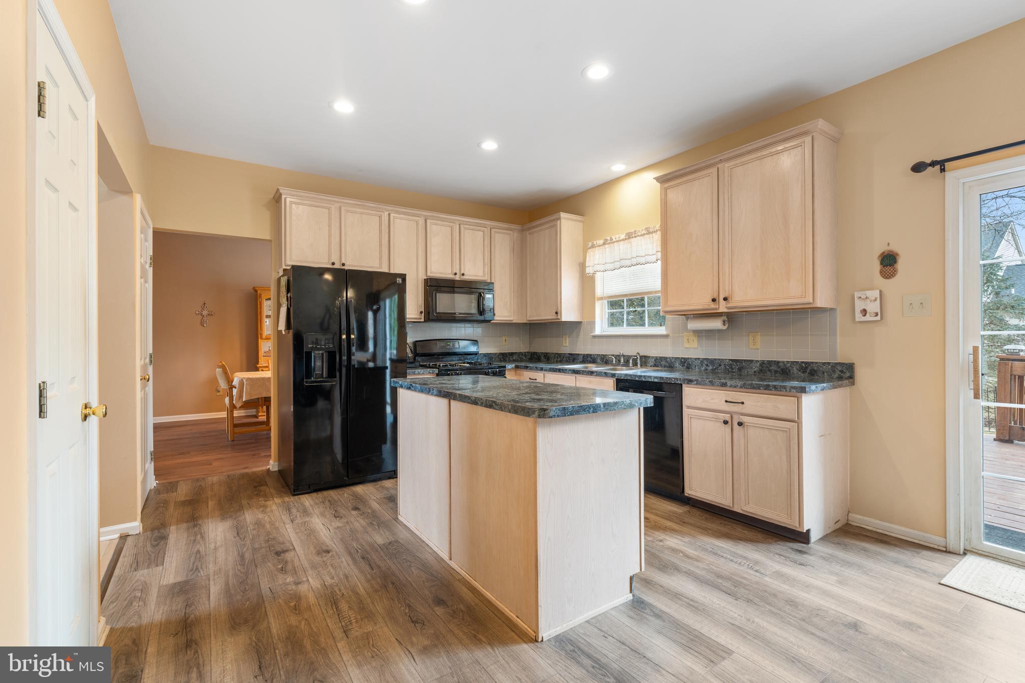 FROST HOLLOW KNOLLS - Residential