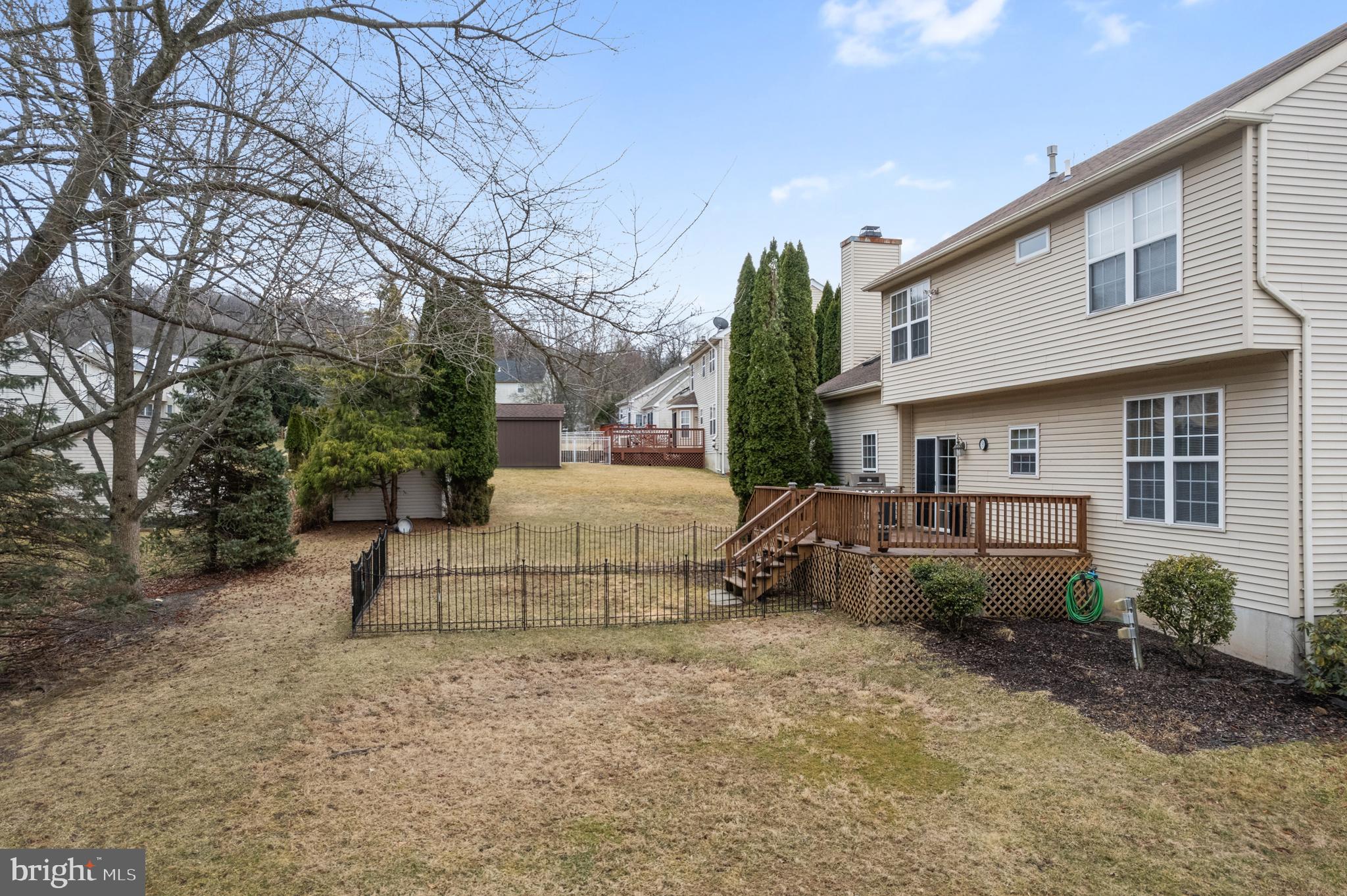 FROST HOLLOW KNOLLS - Residential