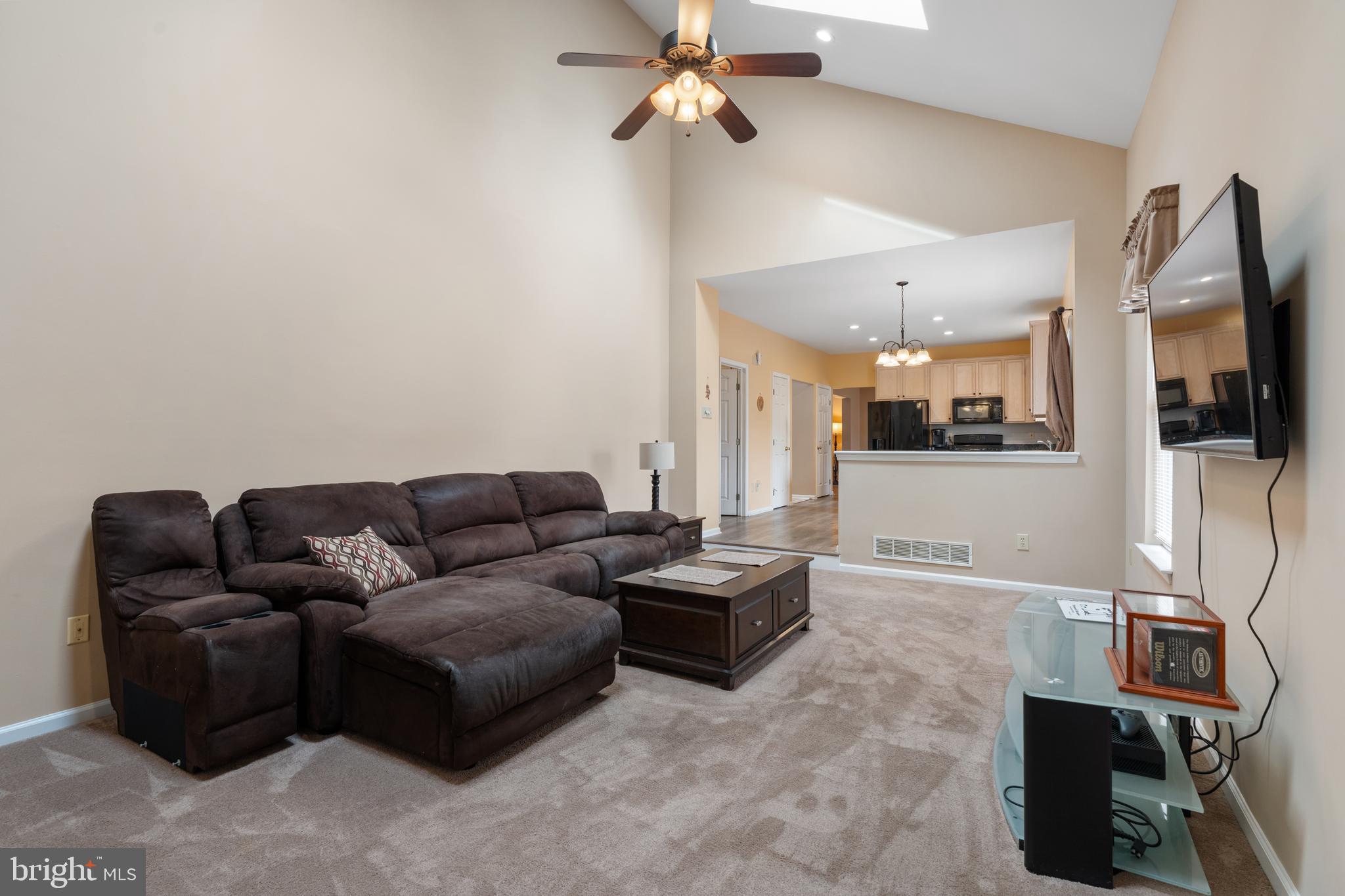 FROST HOLLOW KNOLLS - Residential