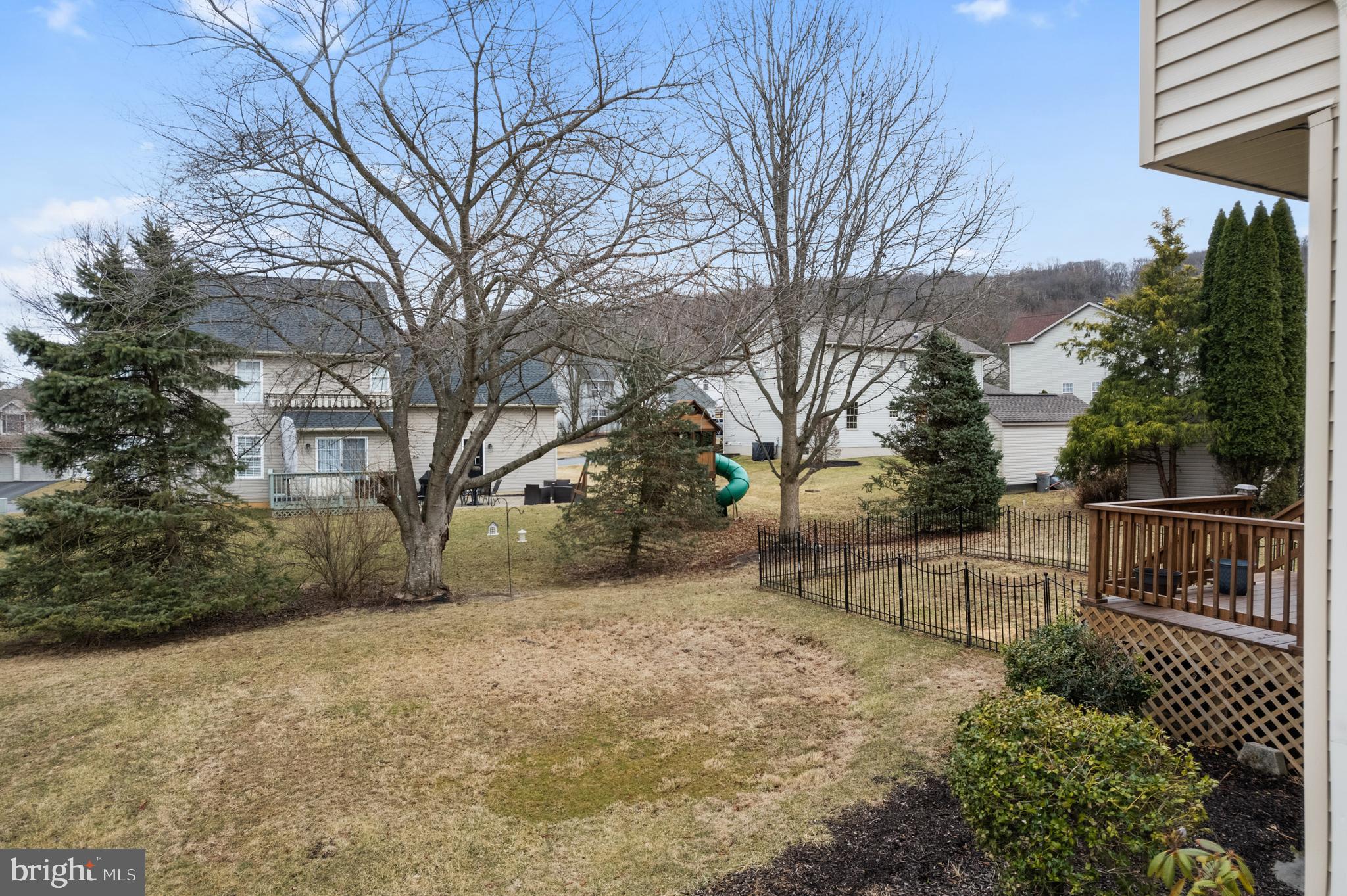 FROST HOLLOW KNOLLS - Residential