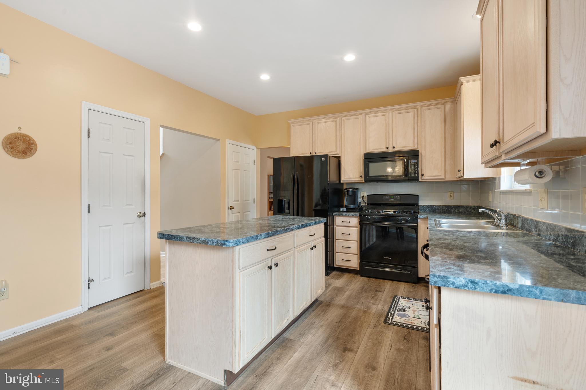 FROST HOLLOW KNOLLS - Residential