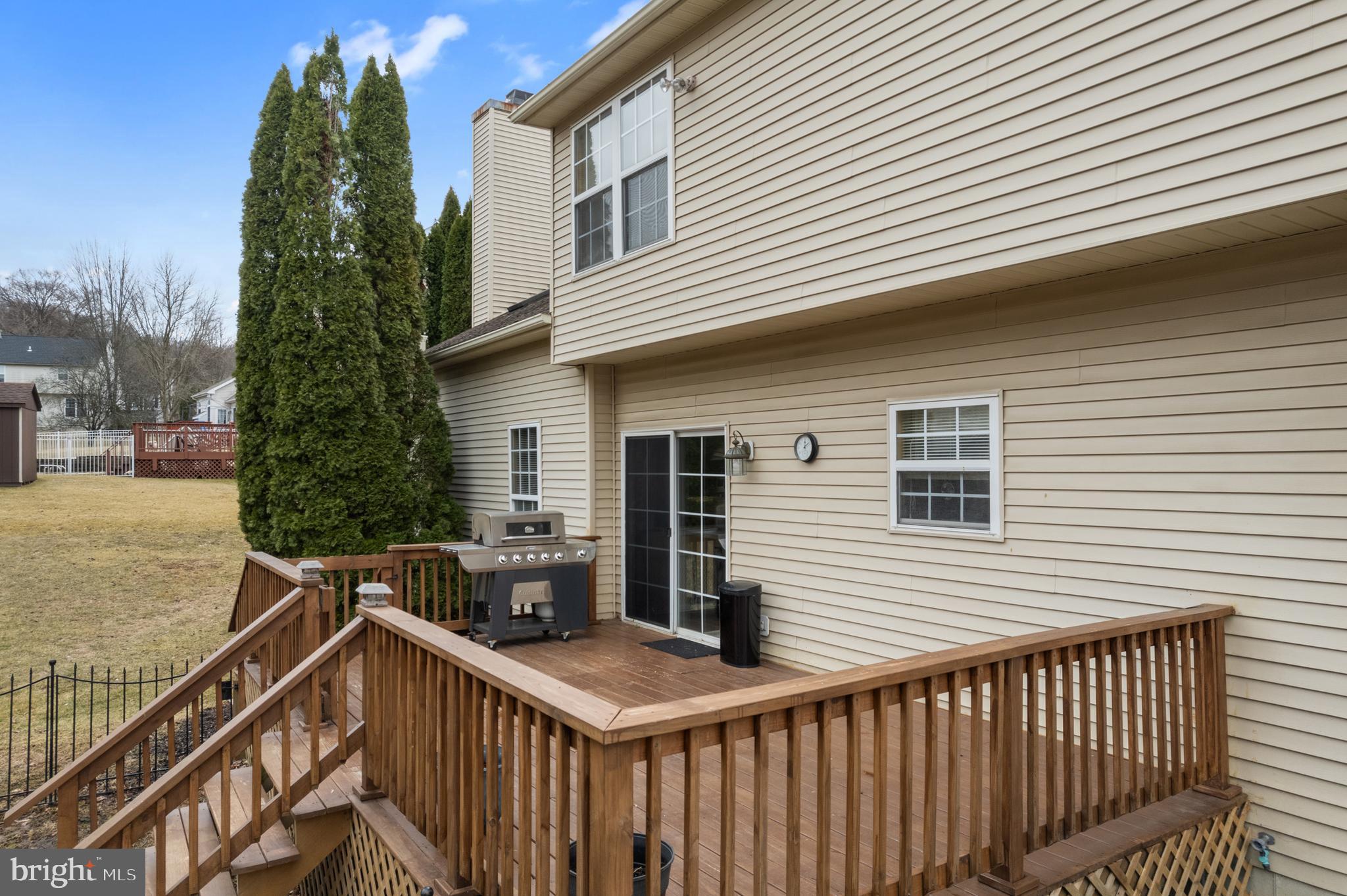 FROST HOLLOW KNOLLS - Residential