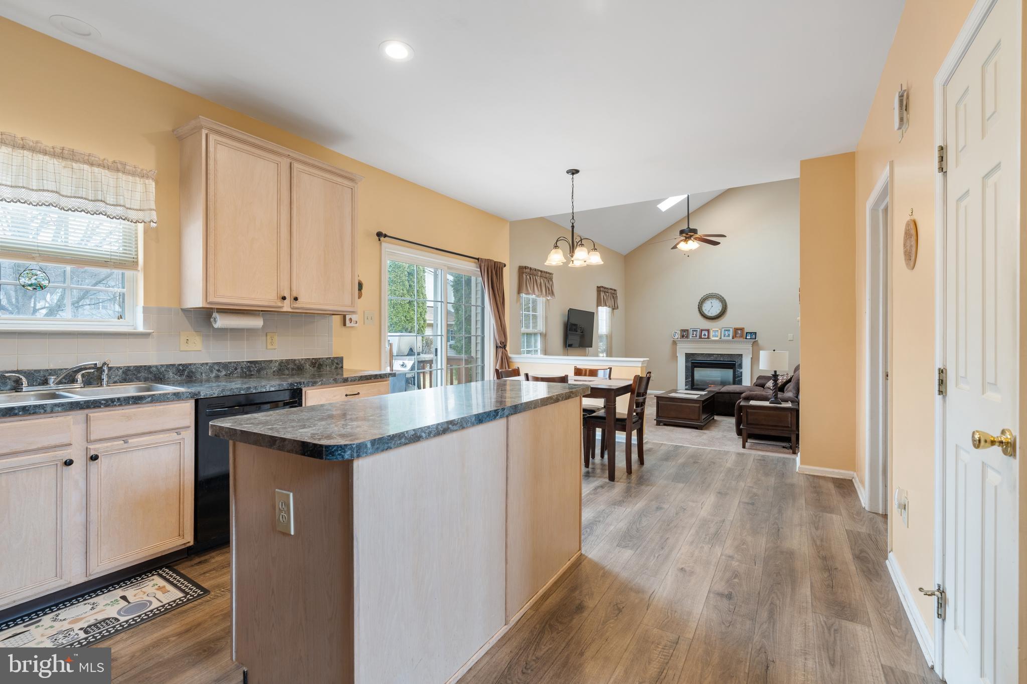 FROST HOLLOW KNOLLS - Residential