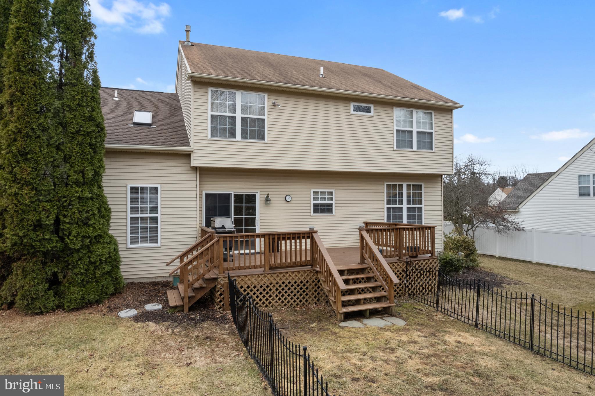 FROST HOLLOW KNOLLS - Residential