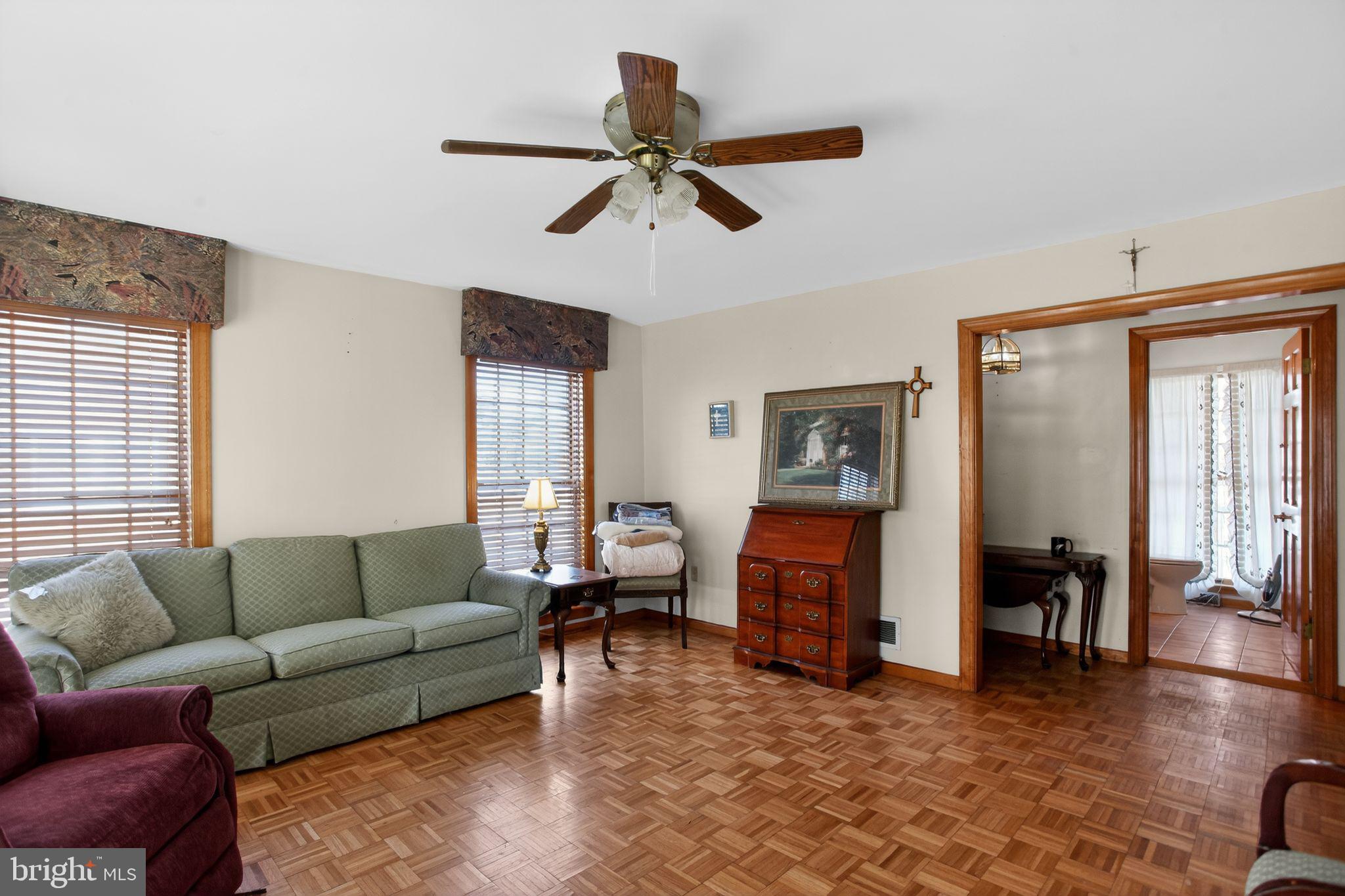 HOLMESBURG - Residential