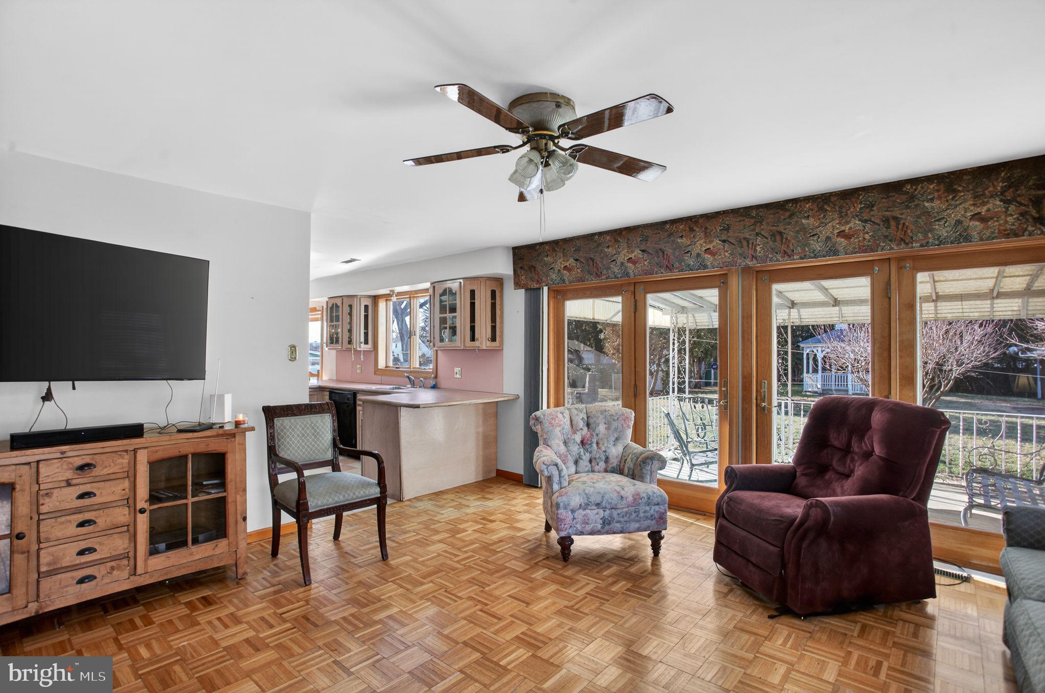 HOLMESBURG - Residential