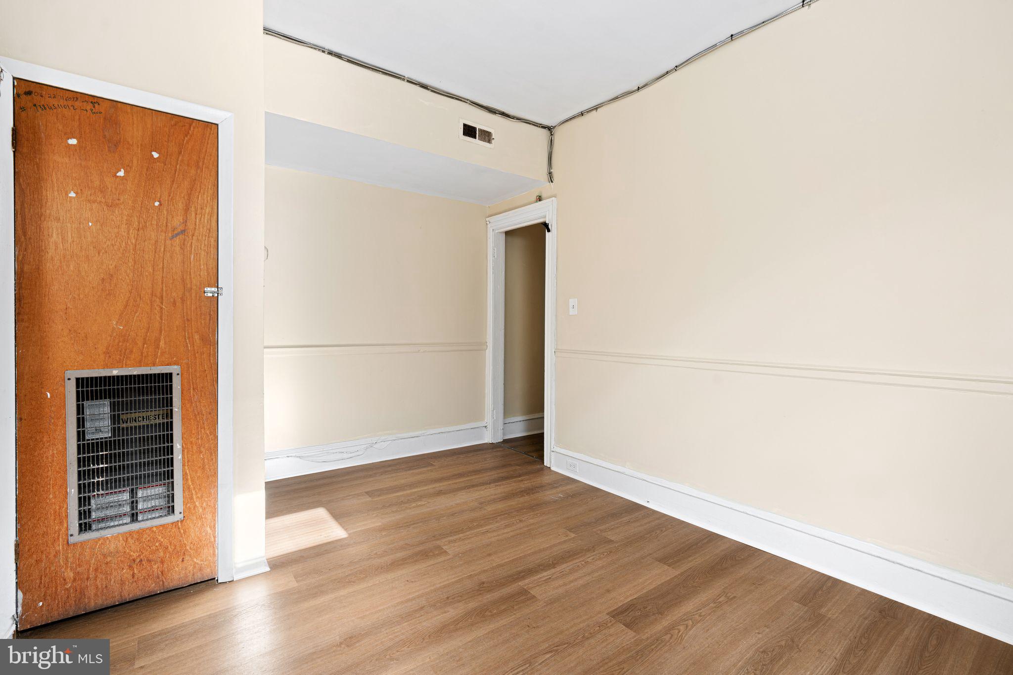 4858 N BROAD STREET 3