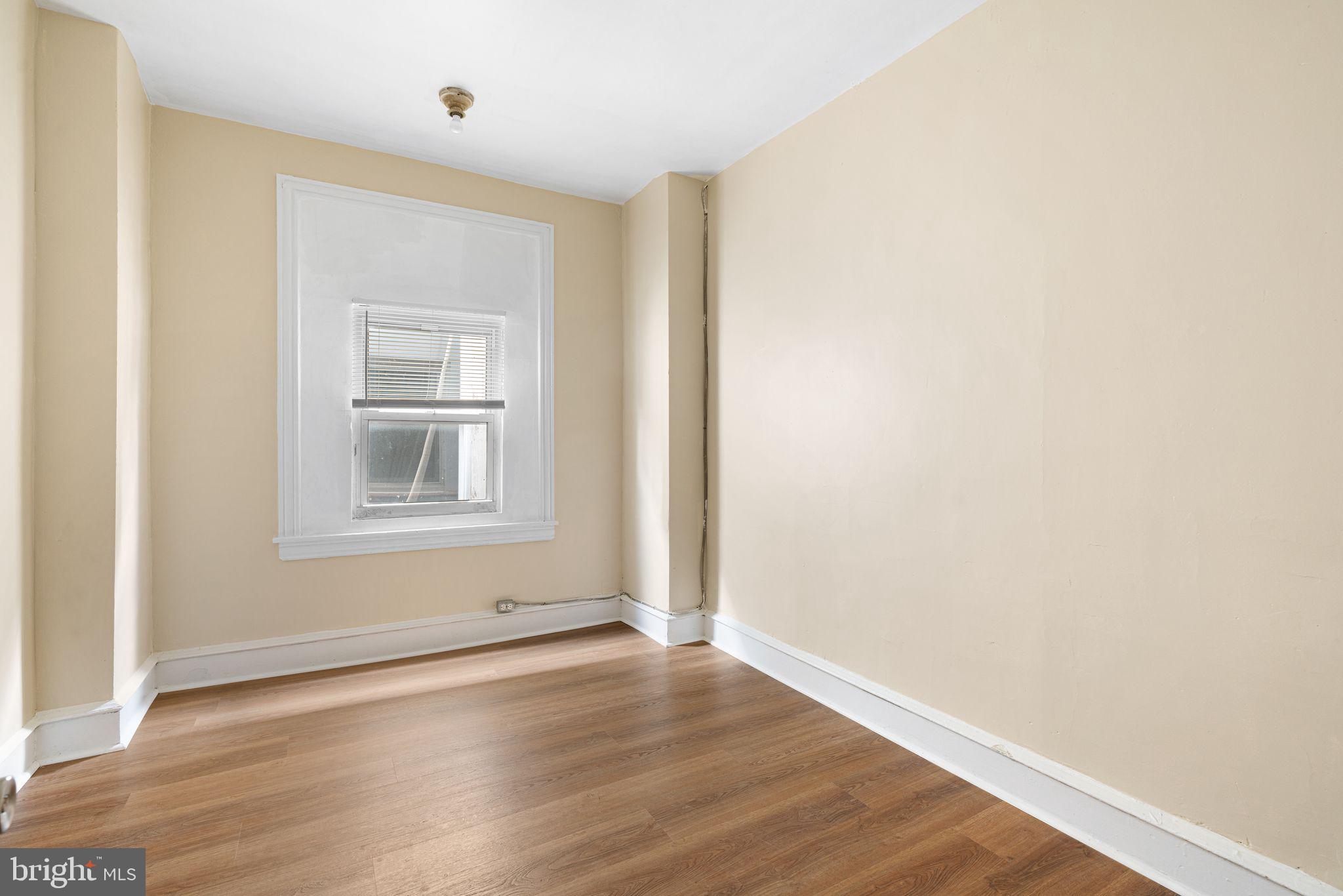 4858 N BROAD STREET 3