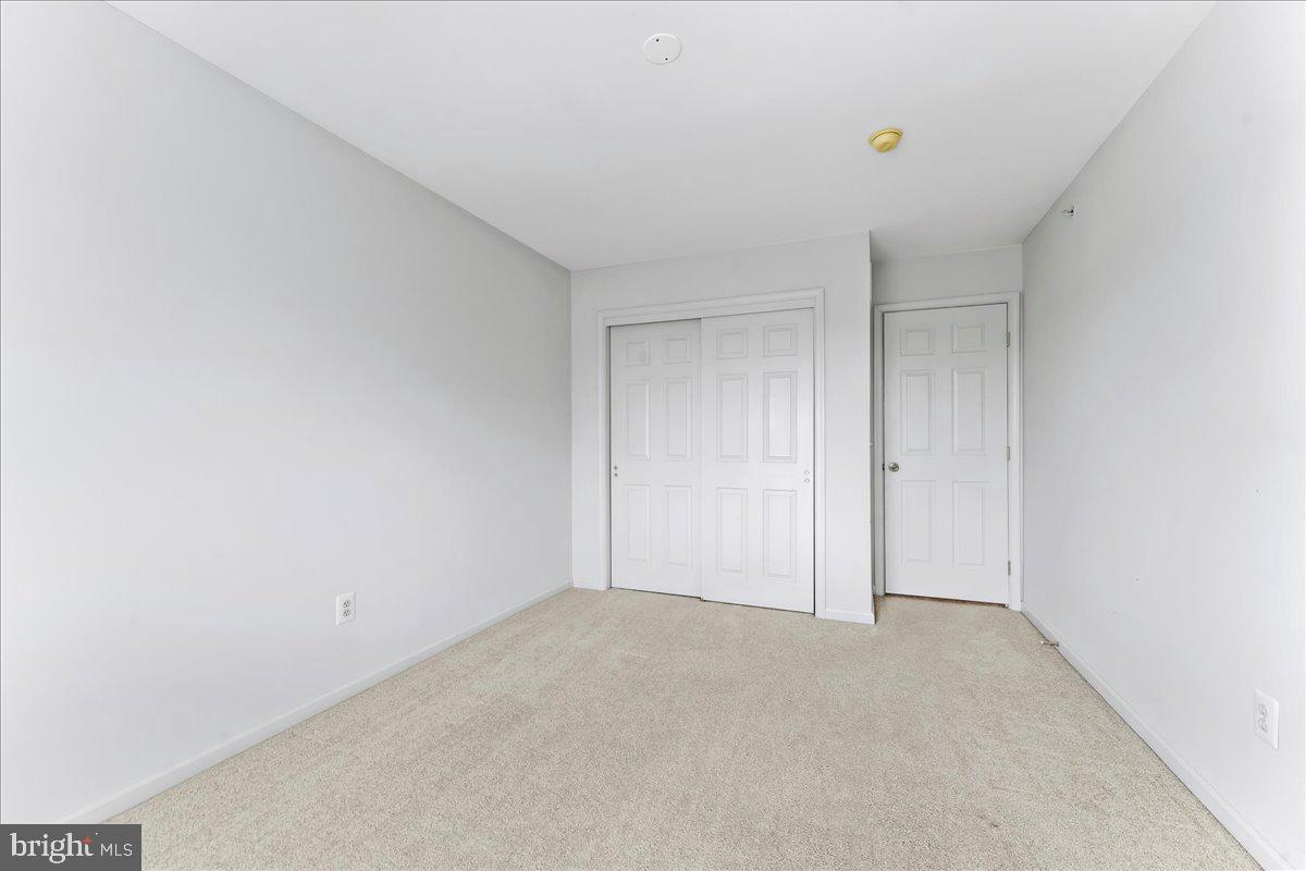 WILLOW MANOR - Residential