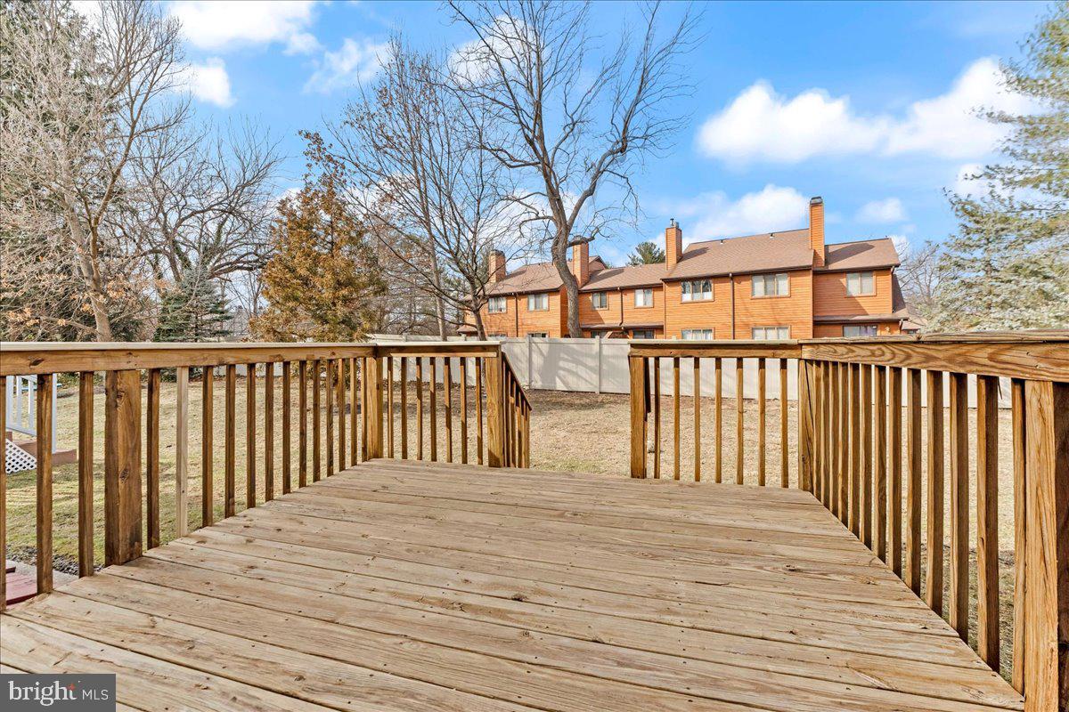 WILLOW MANOR - Residential