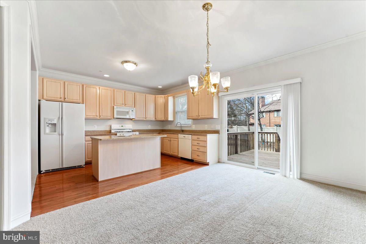 WILLOW MANOR - Residential