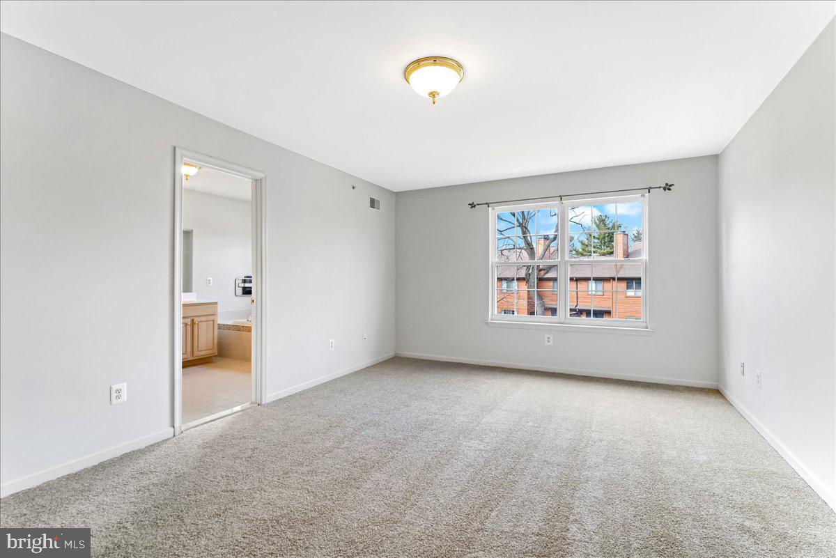 WILLOW MANOR - Residential