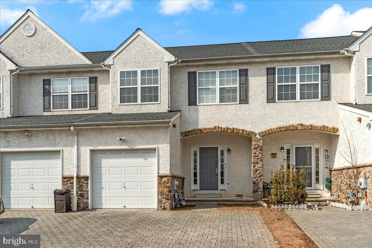 WILLOW MANOR - Residential